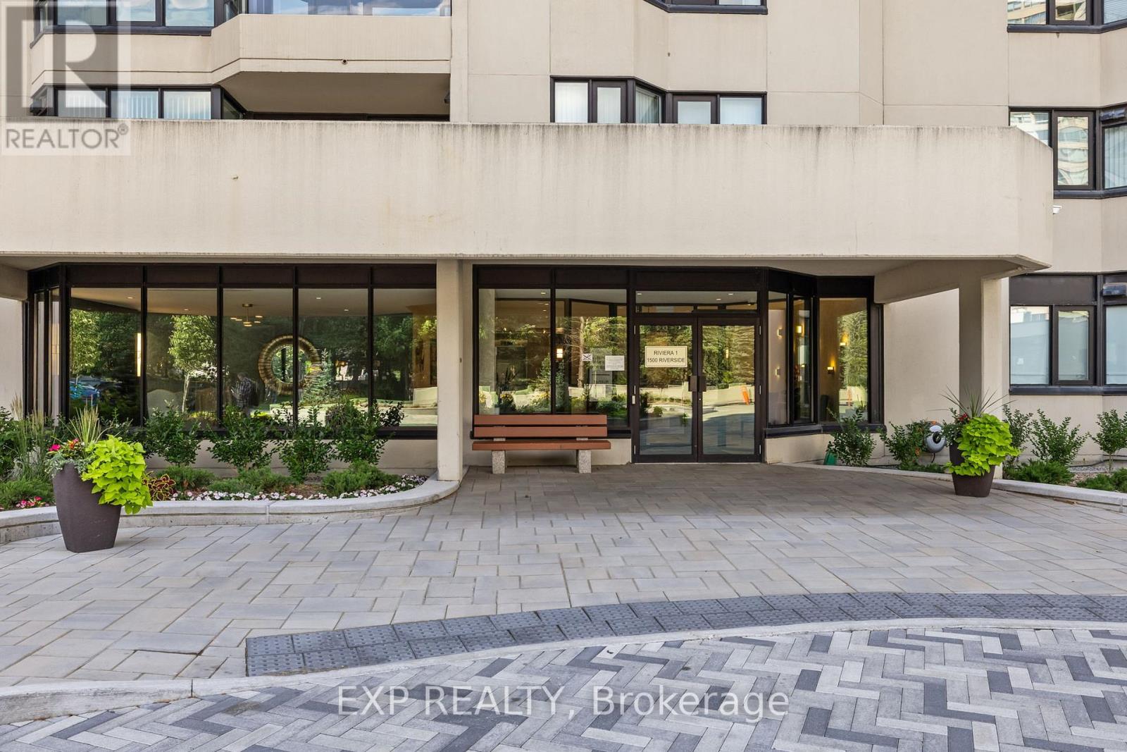 606 - 1500 Riverside Drive