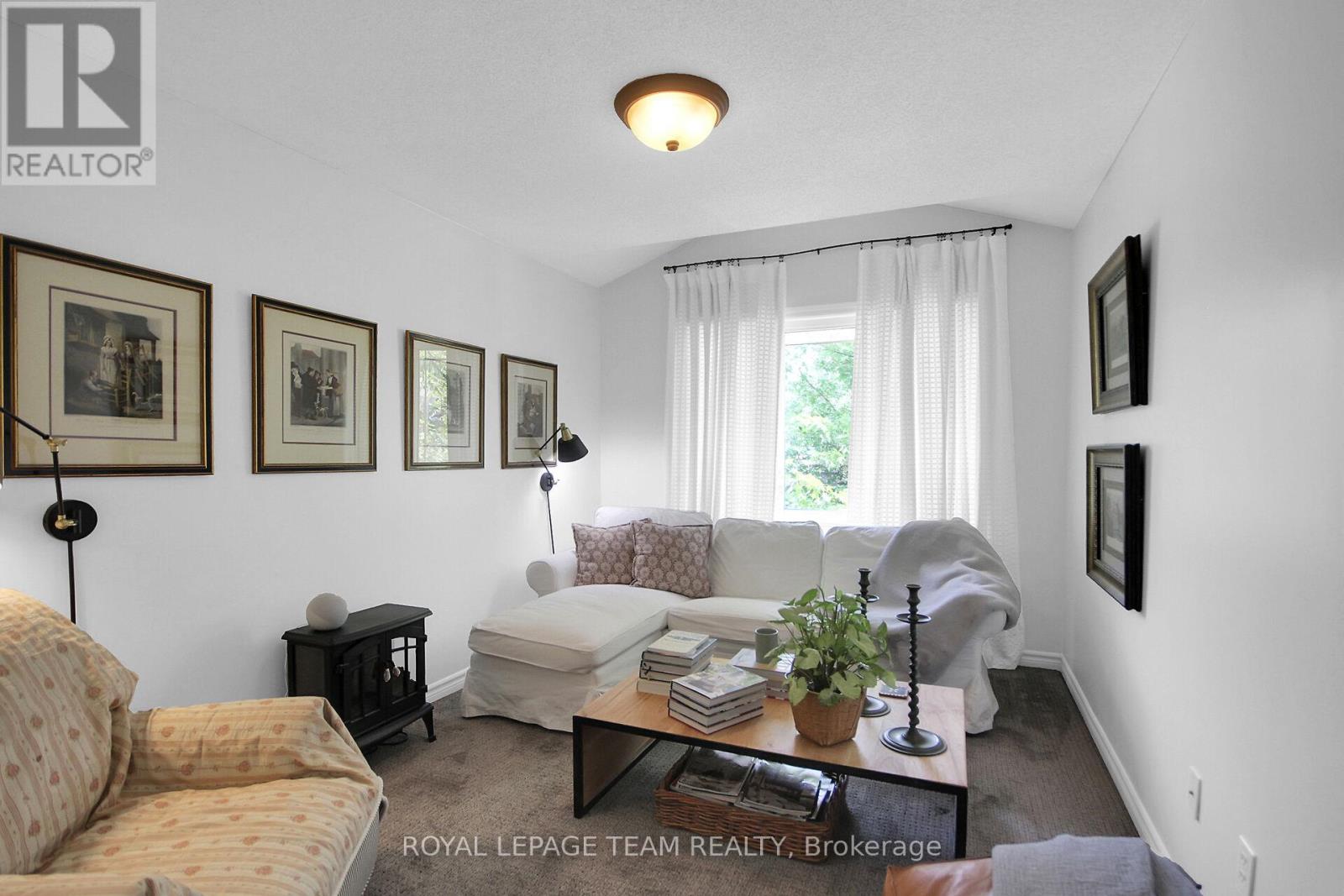 112 Talltree Crescent