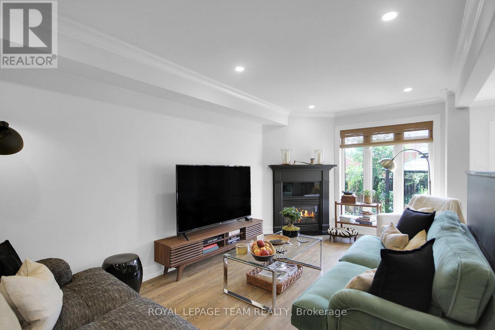 112 Talltree Crescent
