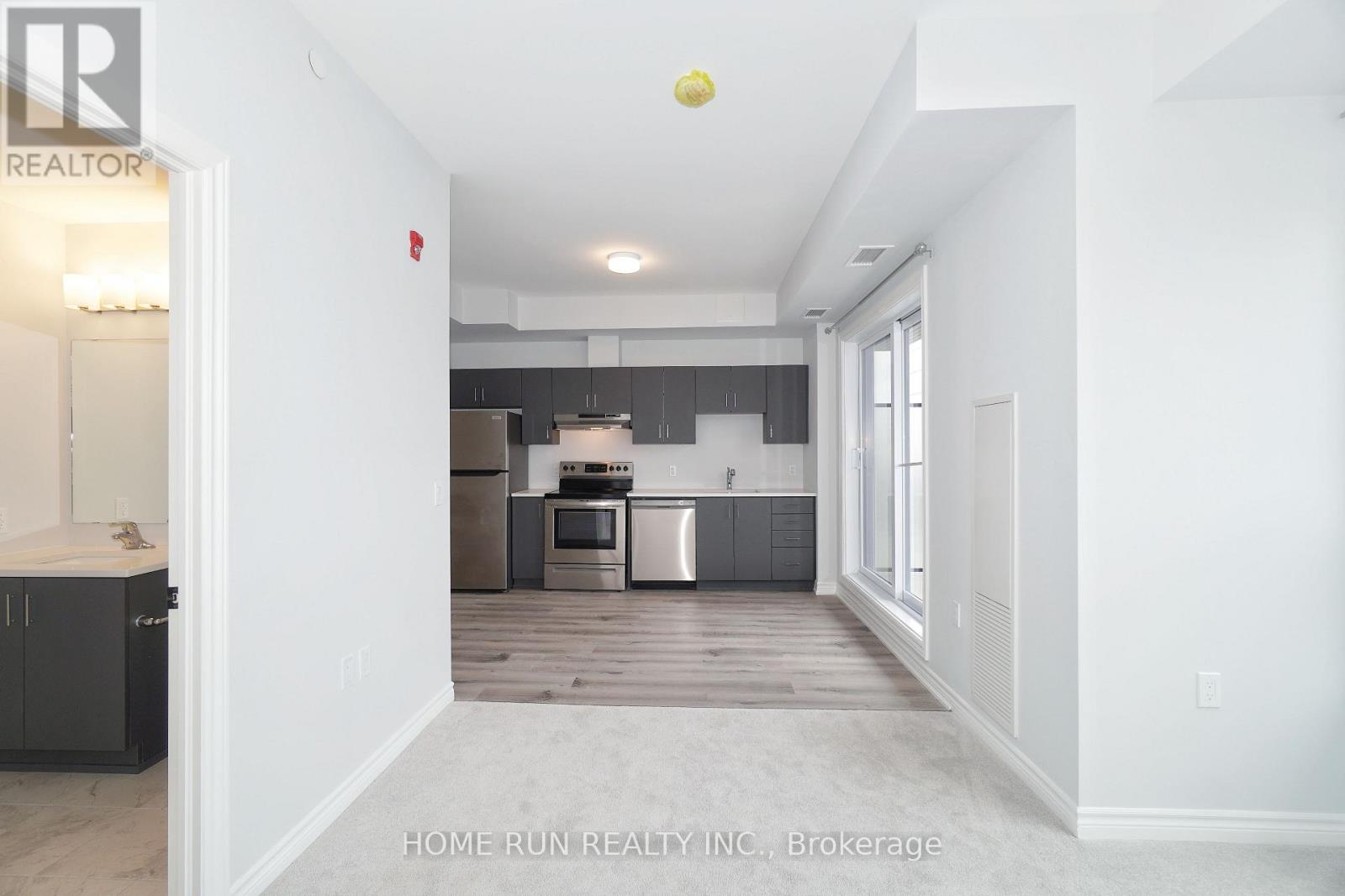 302 - 1350 Hemlock Road