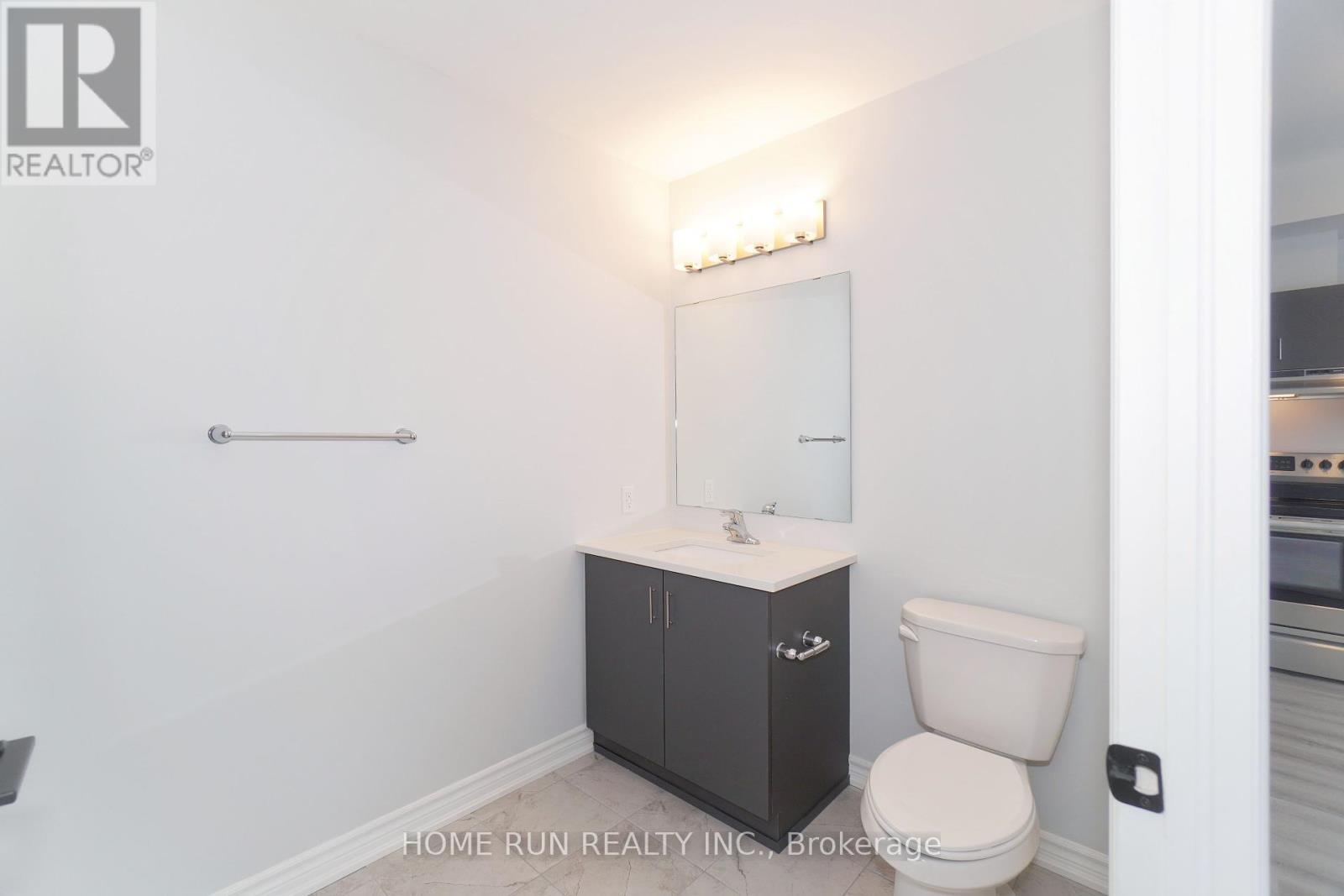 302 - 1350 Hemlock Road