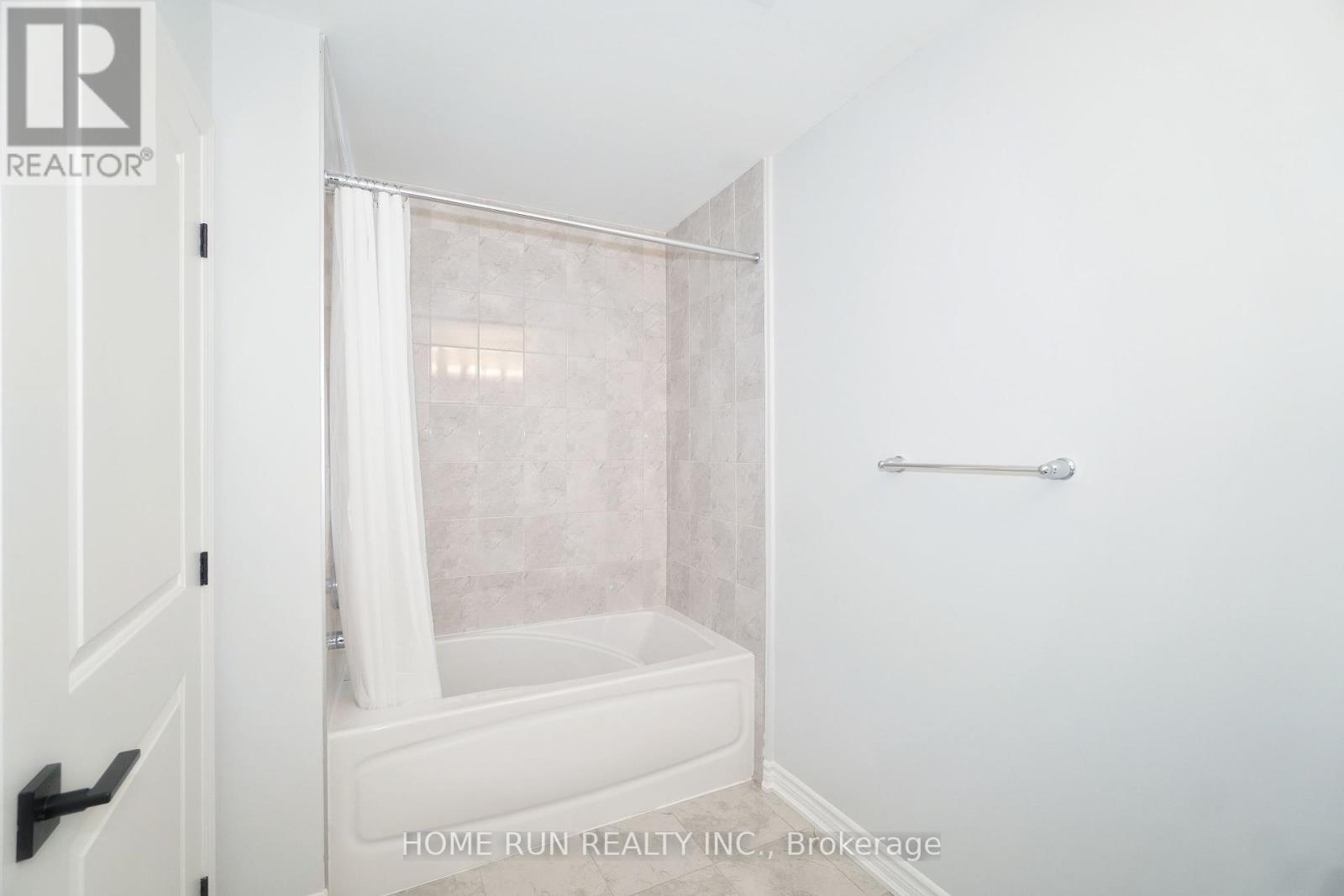 302 - 1350 Hemlock Road