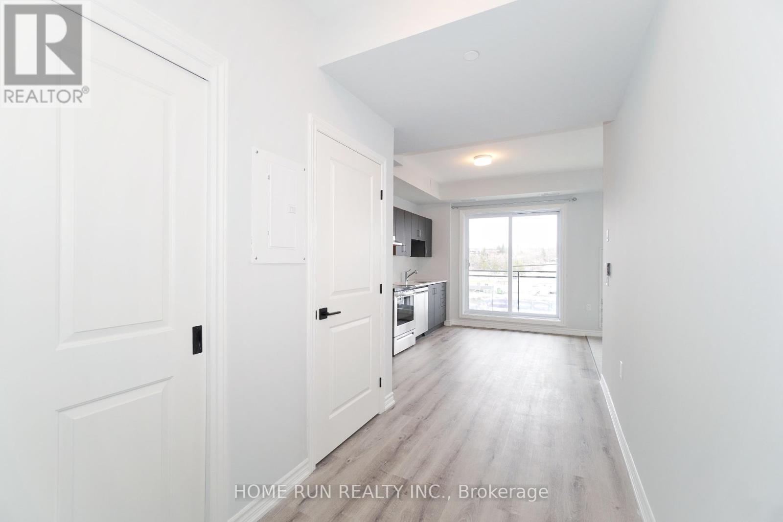 302 - 1350 Hemlock Road