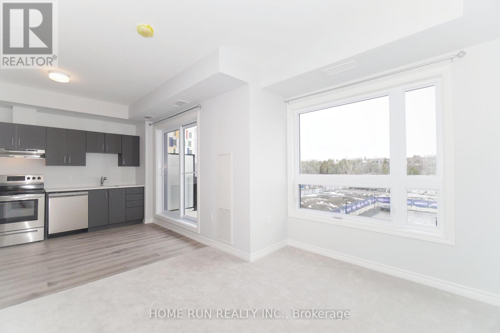 302 - 1350 Hemlock Road