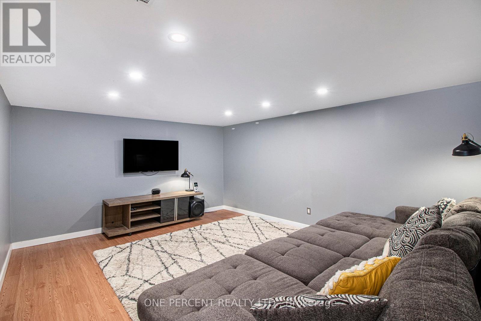 1042 Harkness Avenue