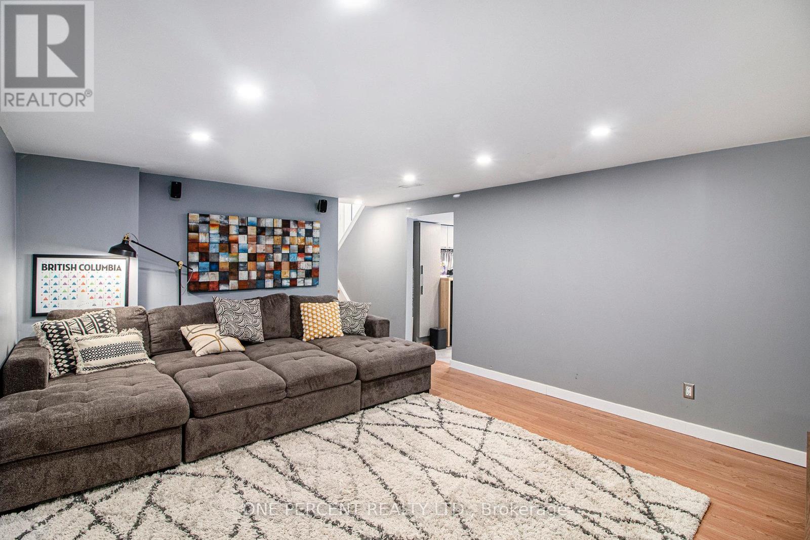 1042 Harkness Avenue