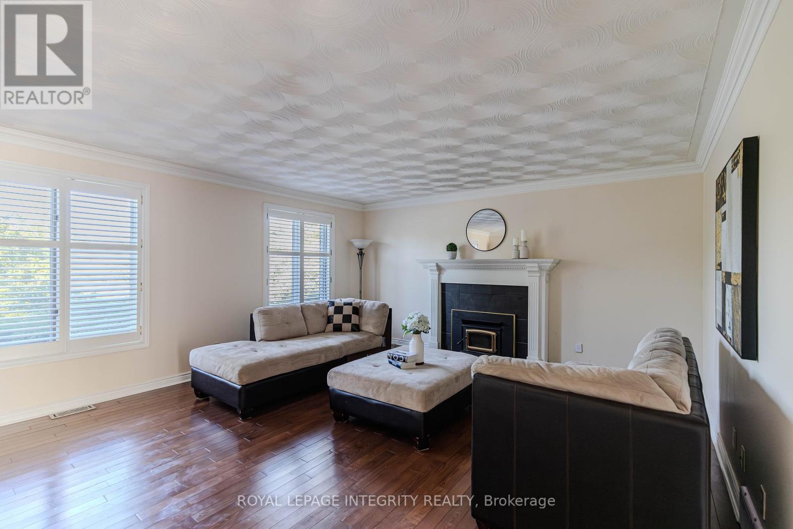 2025 Sixth Line Road N