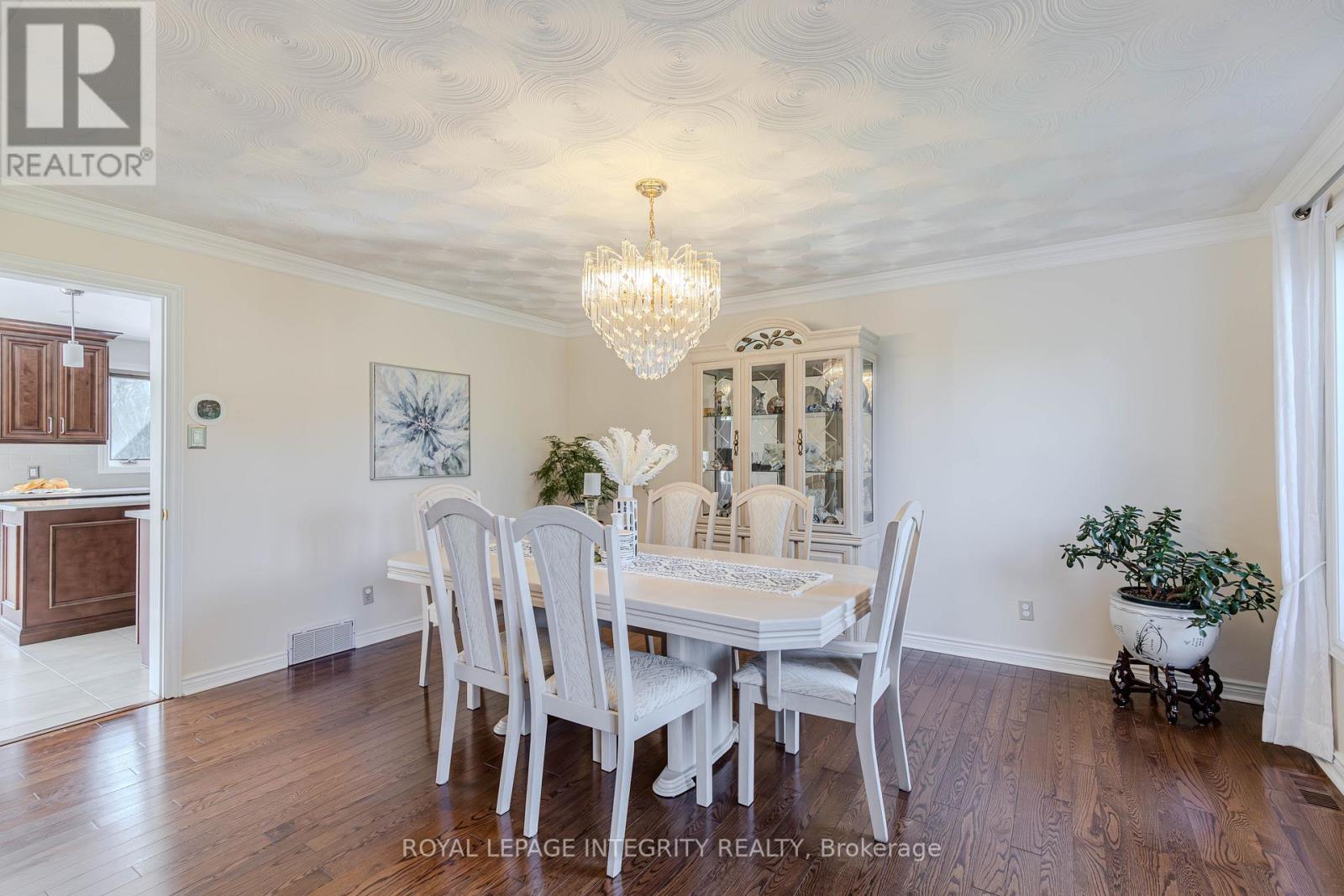 2025 Sixth Line Road N