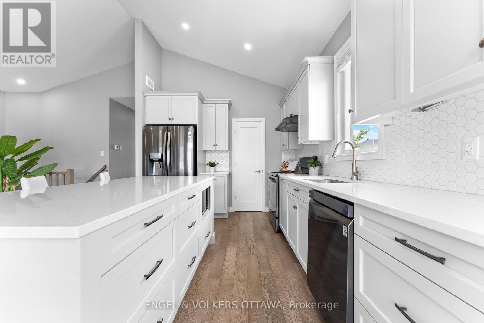 848 Reaume Street
