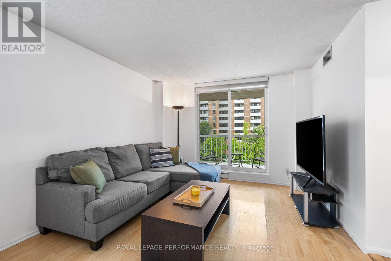 501 - 110 Forward Avenue