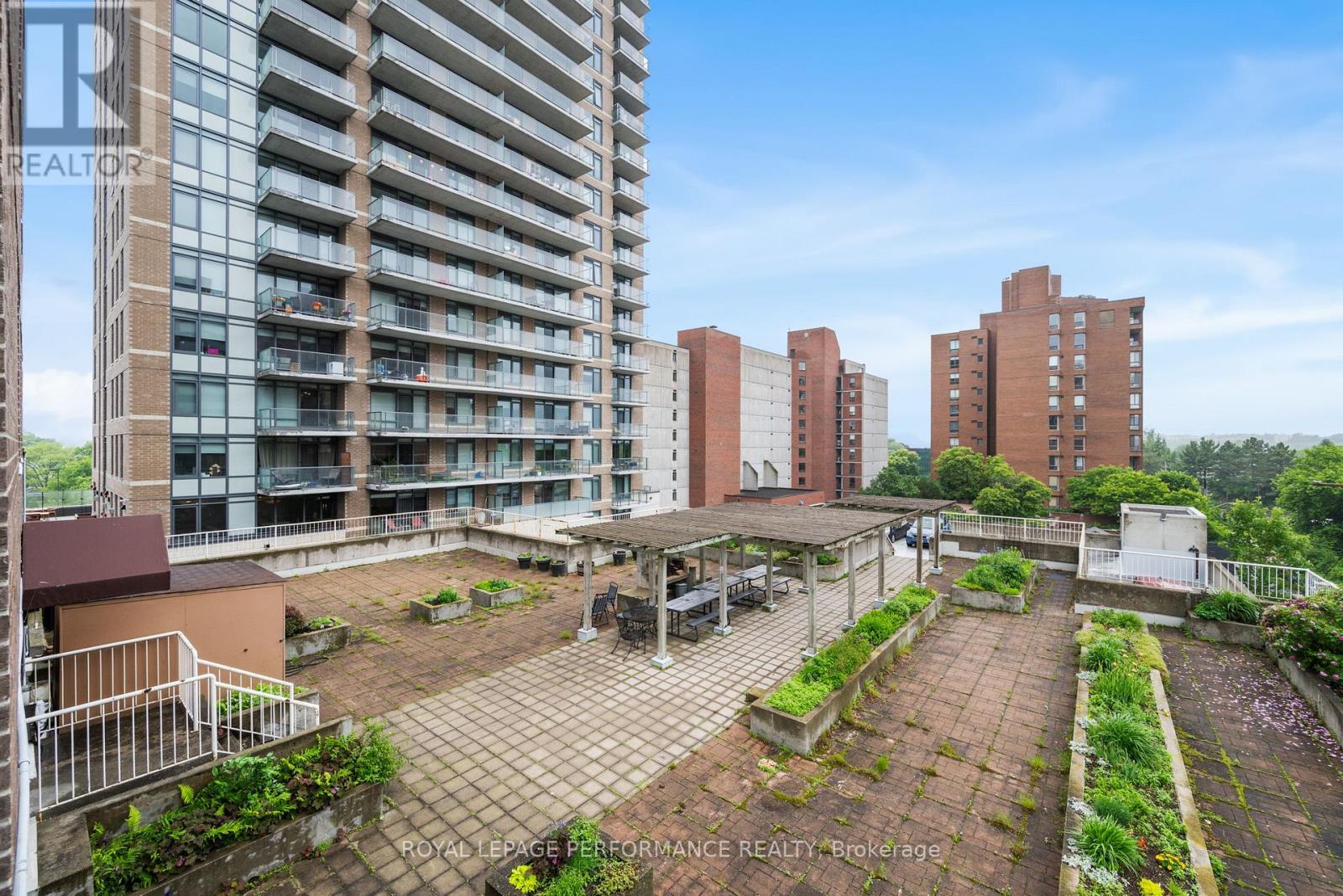 501 - 110 Forward Avenue