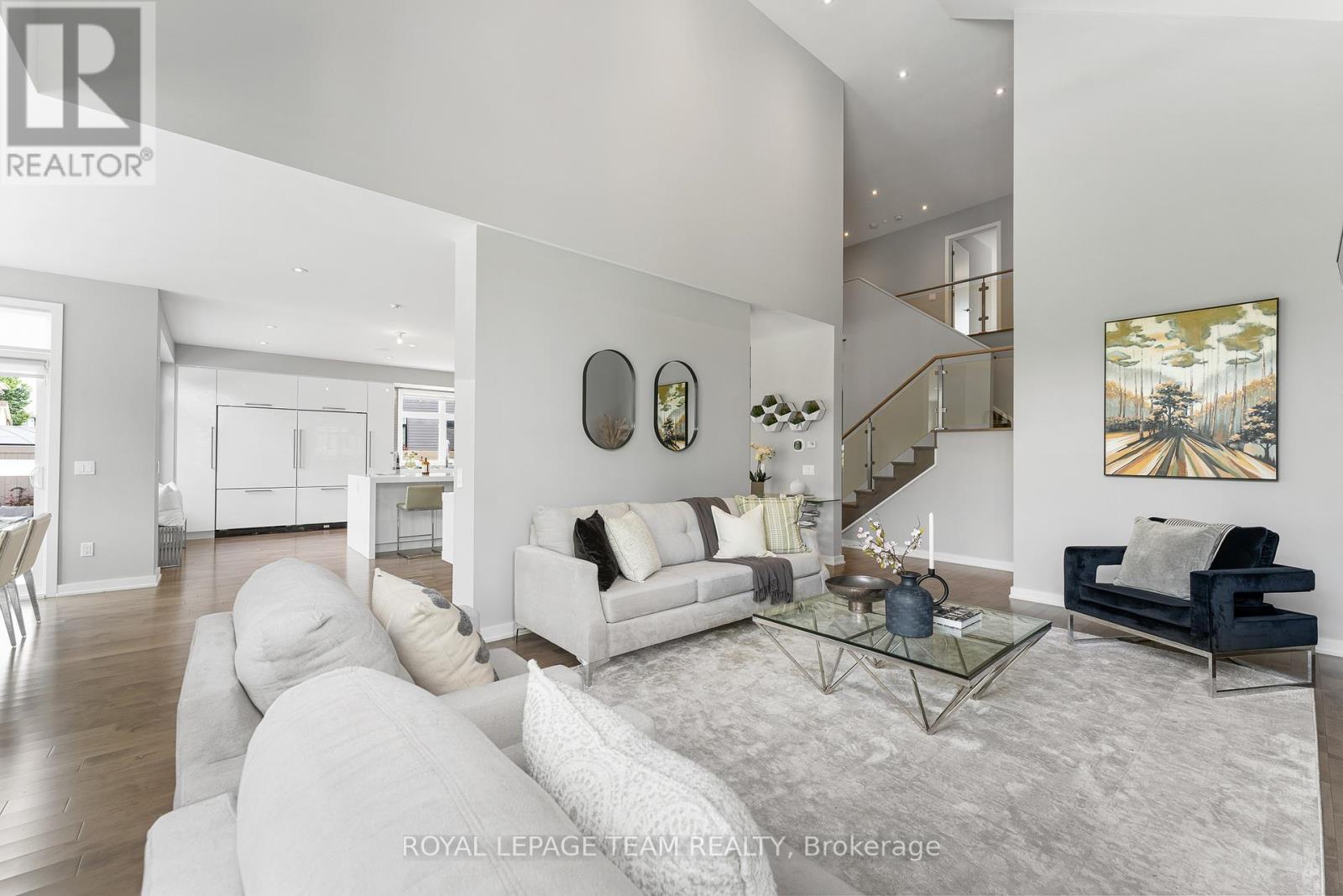 250 Sunnyridge Crescent
