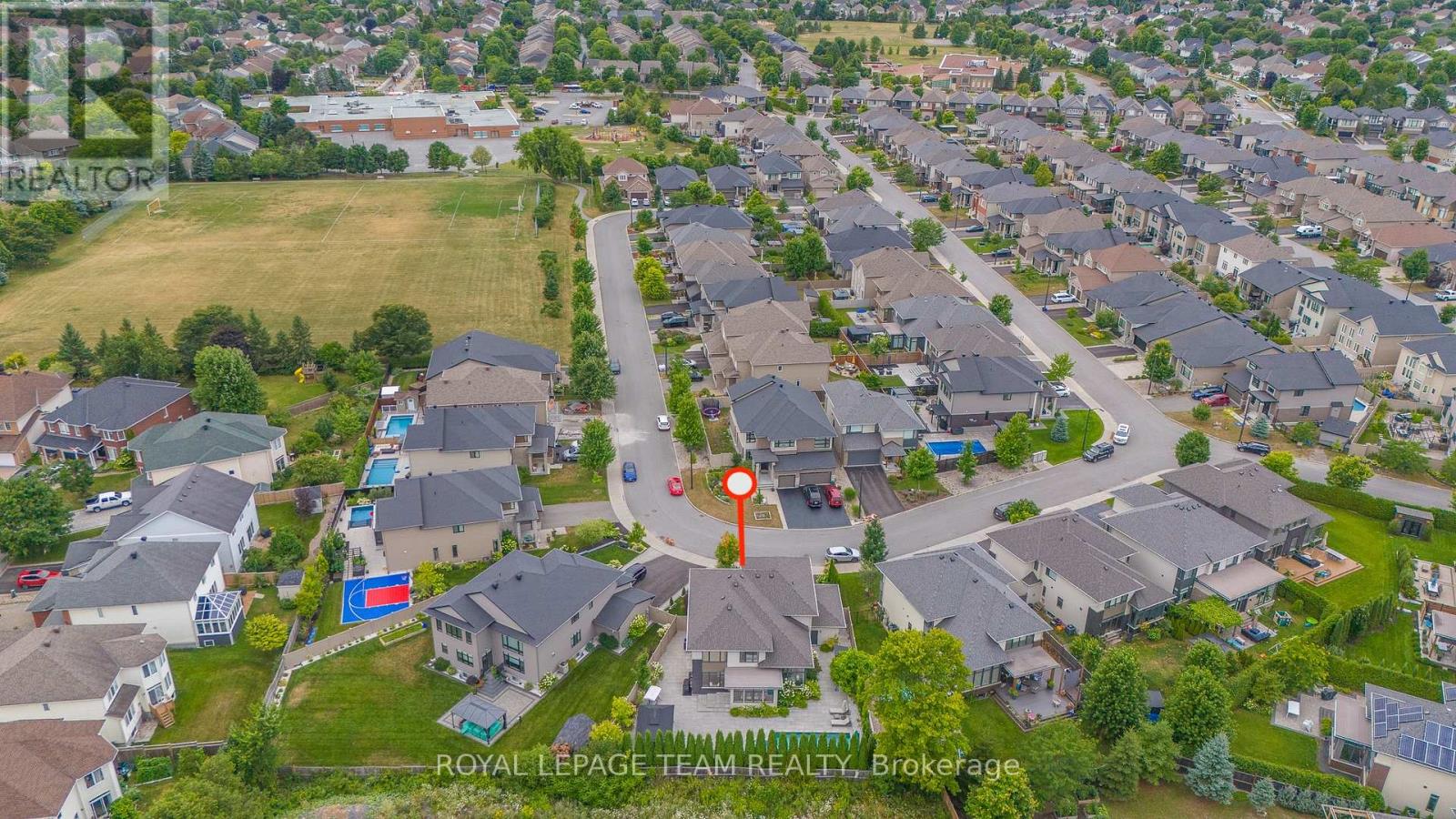 250 Sunnyridge Crescent
