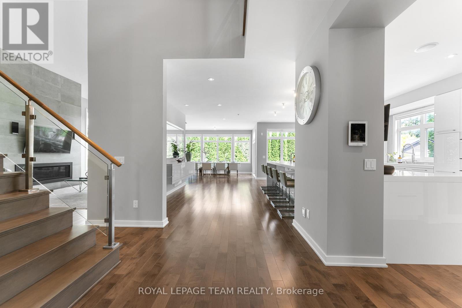 250 Sunnyridge Crescent