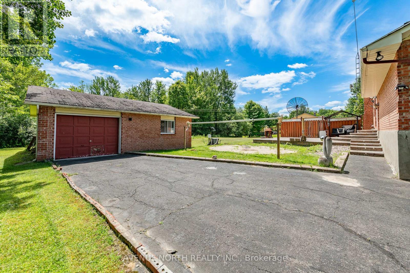 2310 Russland Road