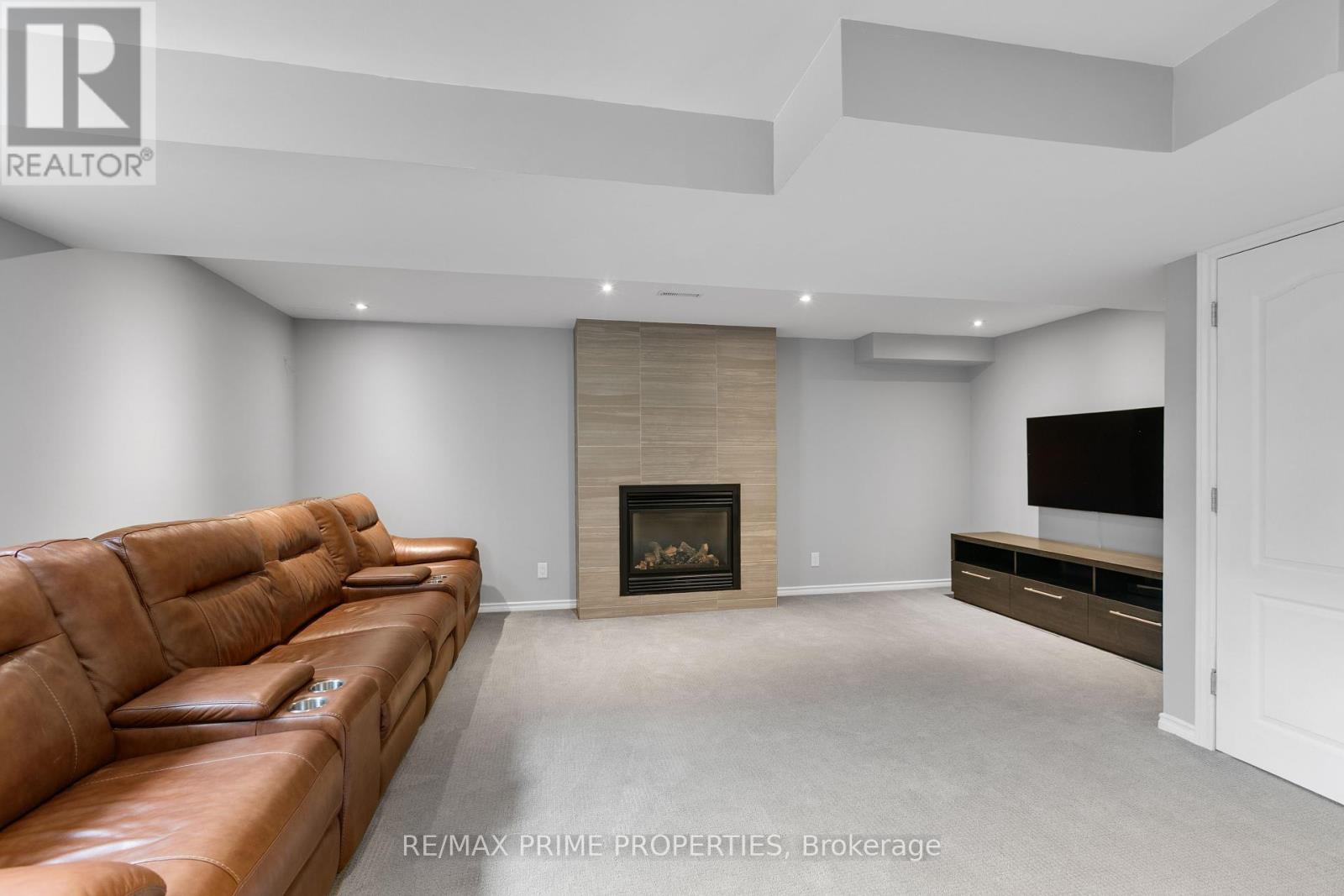526 Golden Sedge Way
