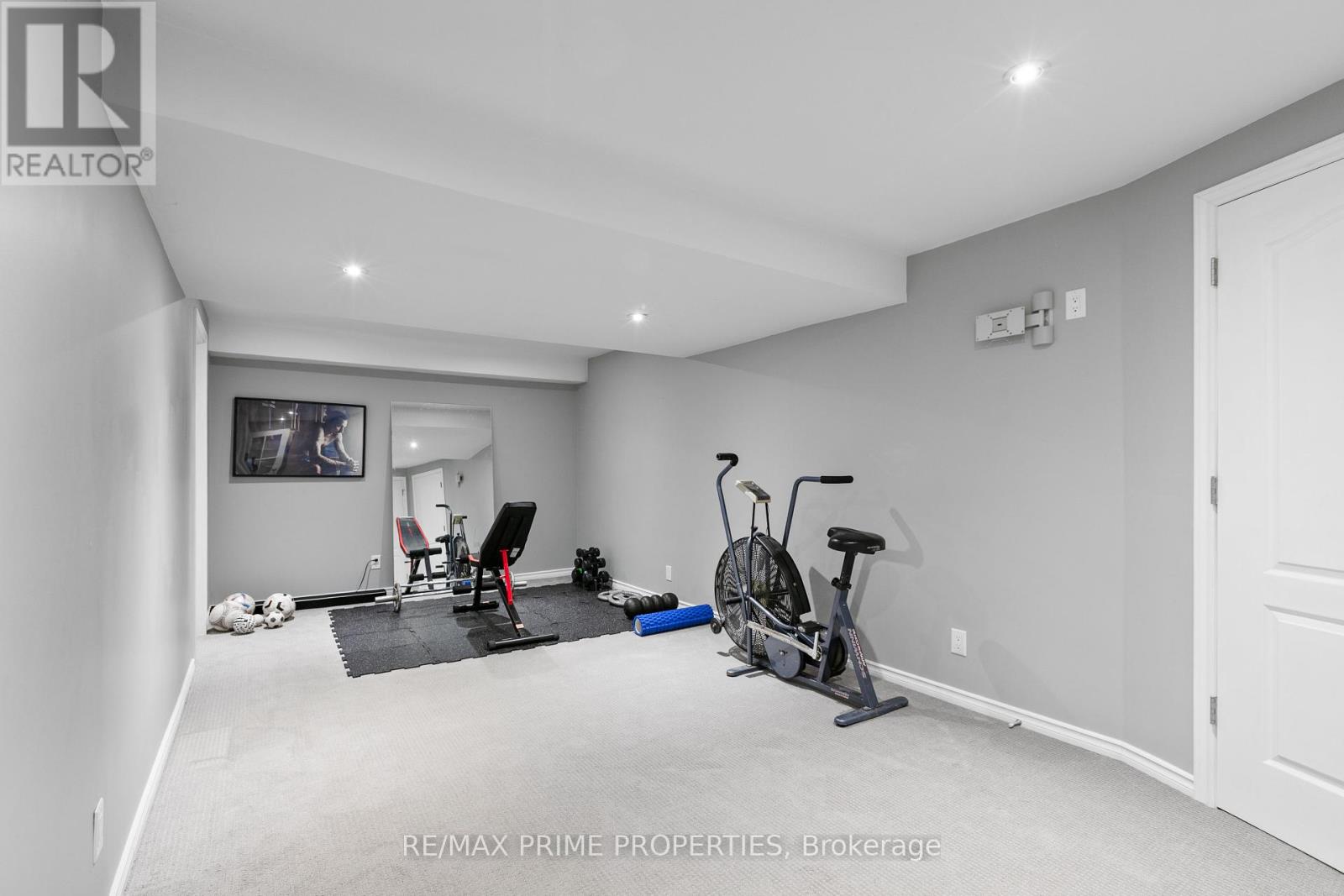 526 Golden Sedge Way