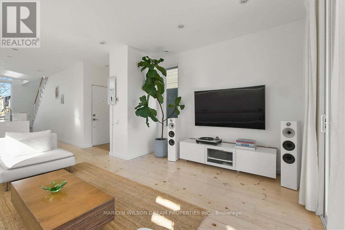 67 Pinhey Street