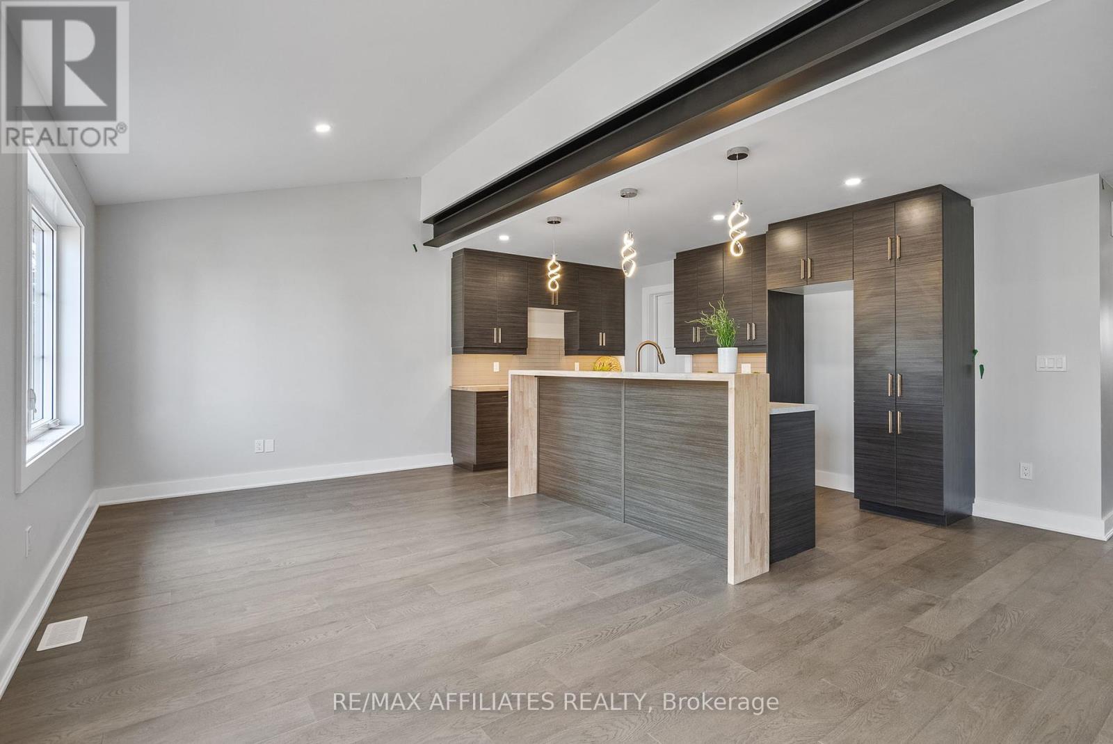 19b Dundas Street