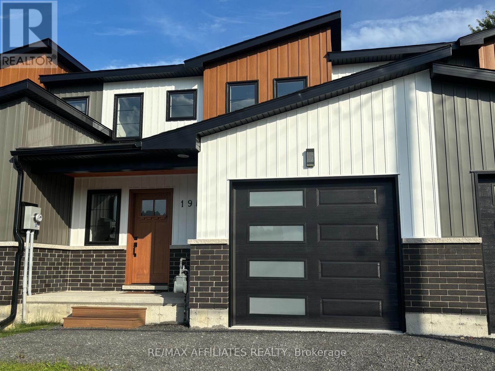 19b Dundas Street