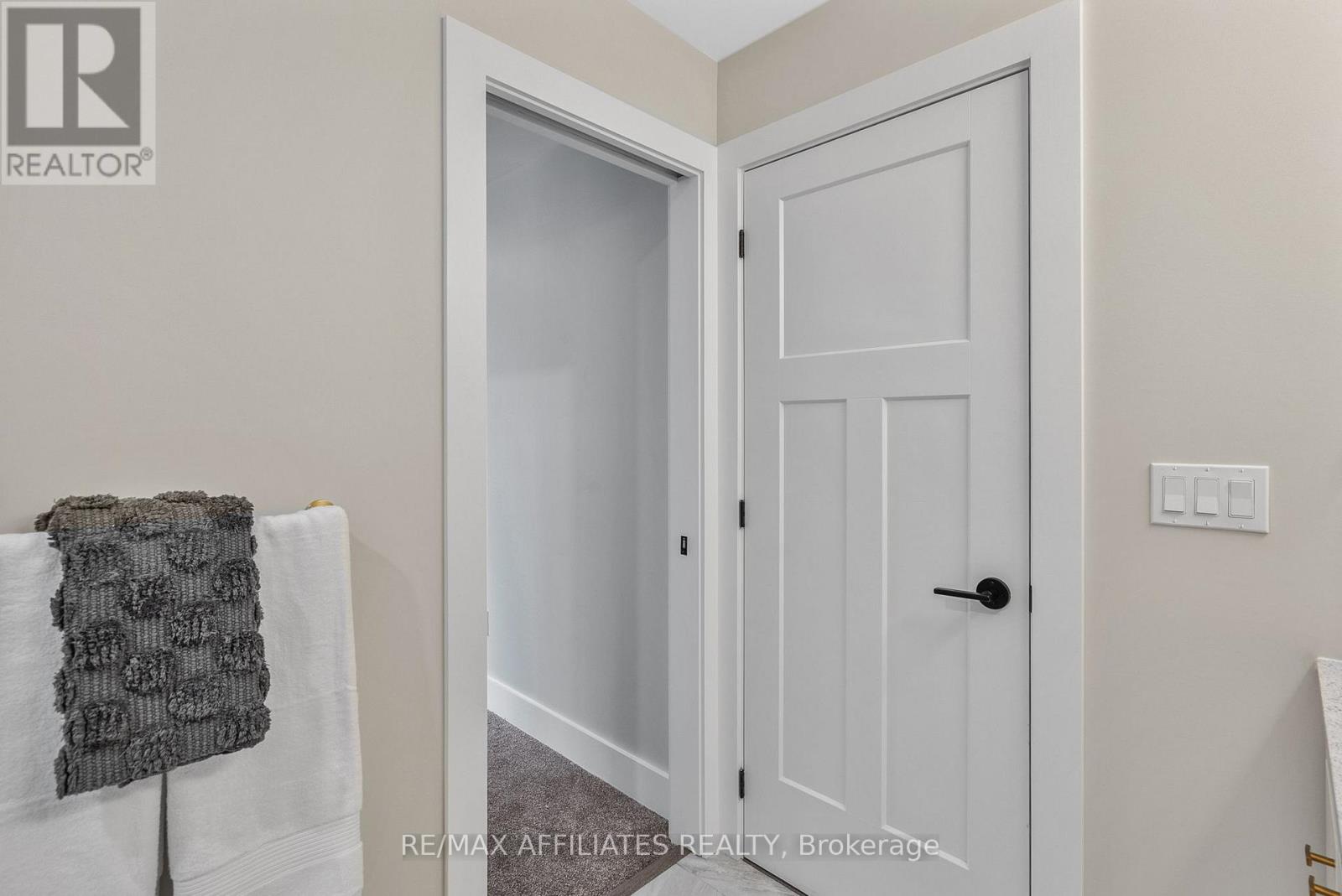 19b Dundas Street