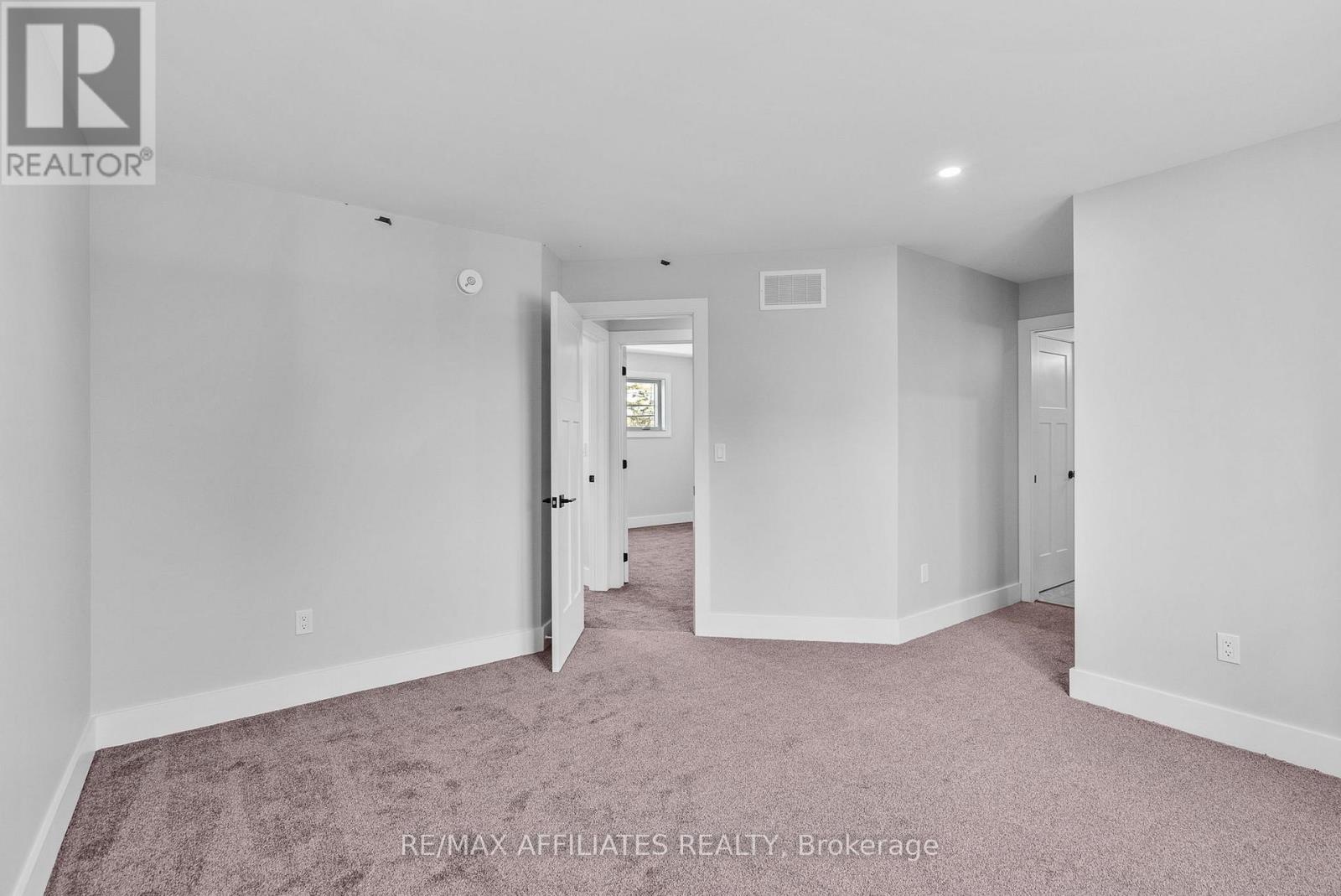 19b Dundas Street