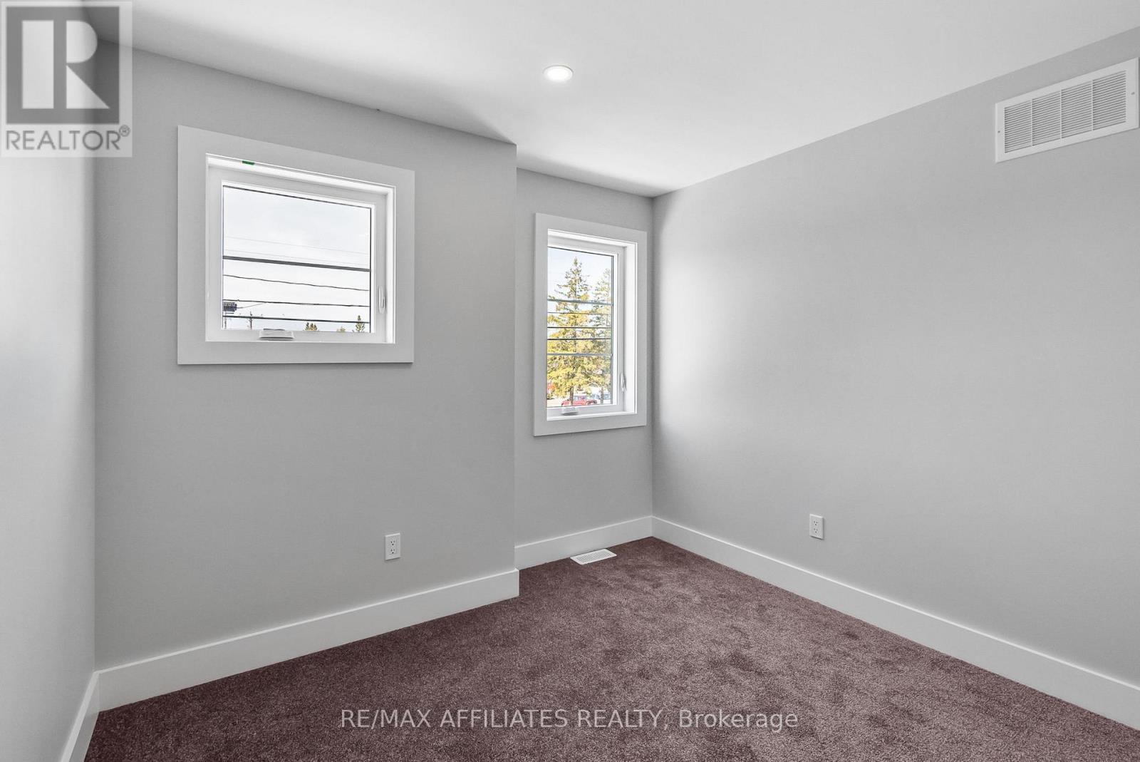 19b Dundas Street