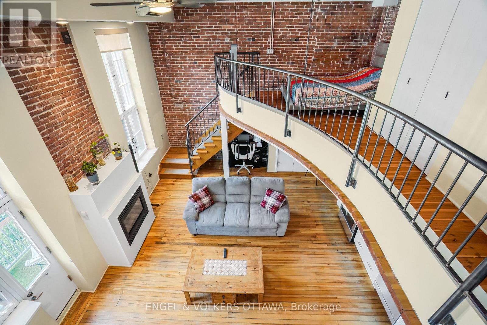 206 - 589 Rideau Street