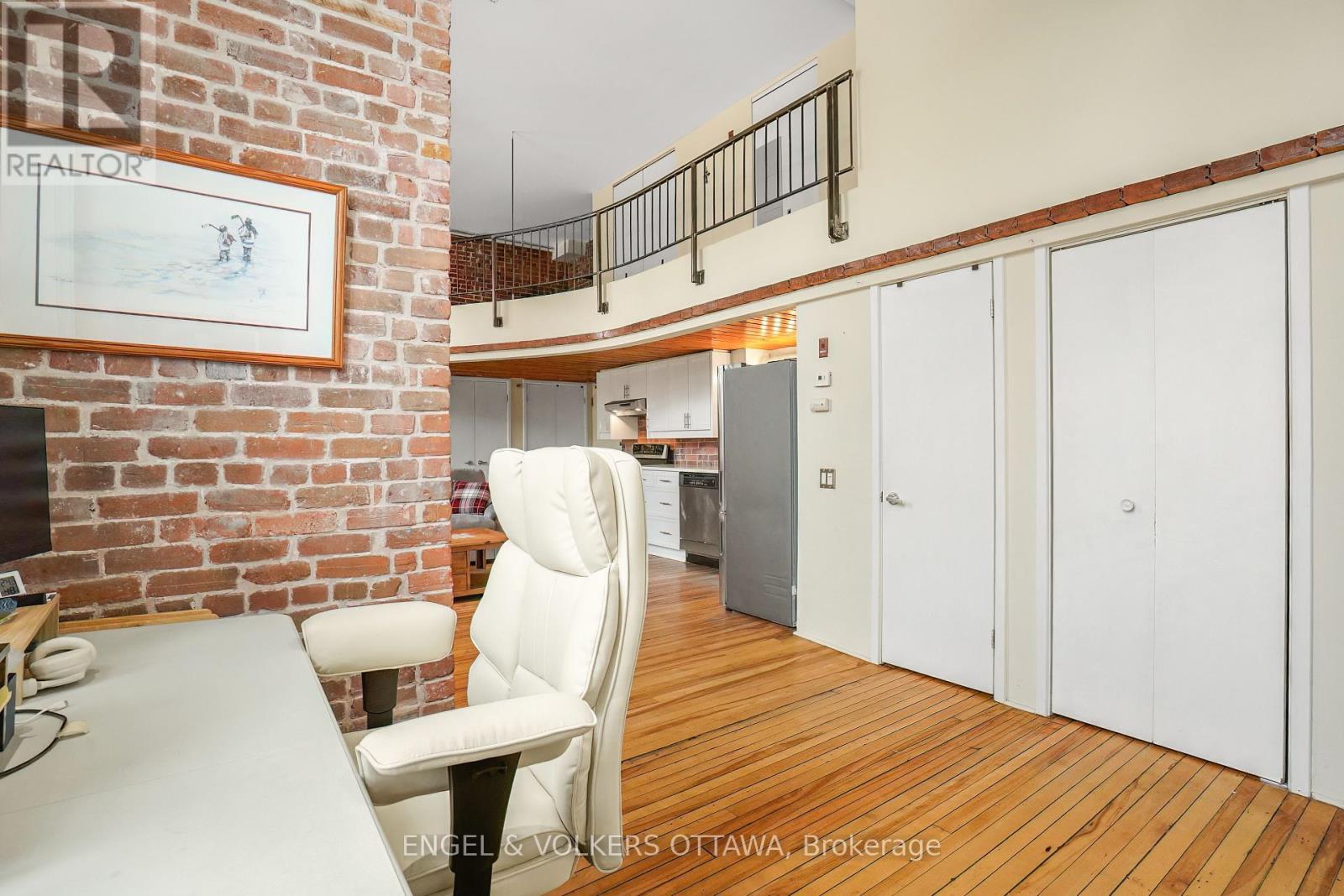 206 - 589 Rideau Street
