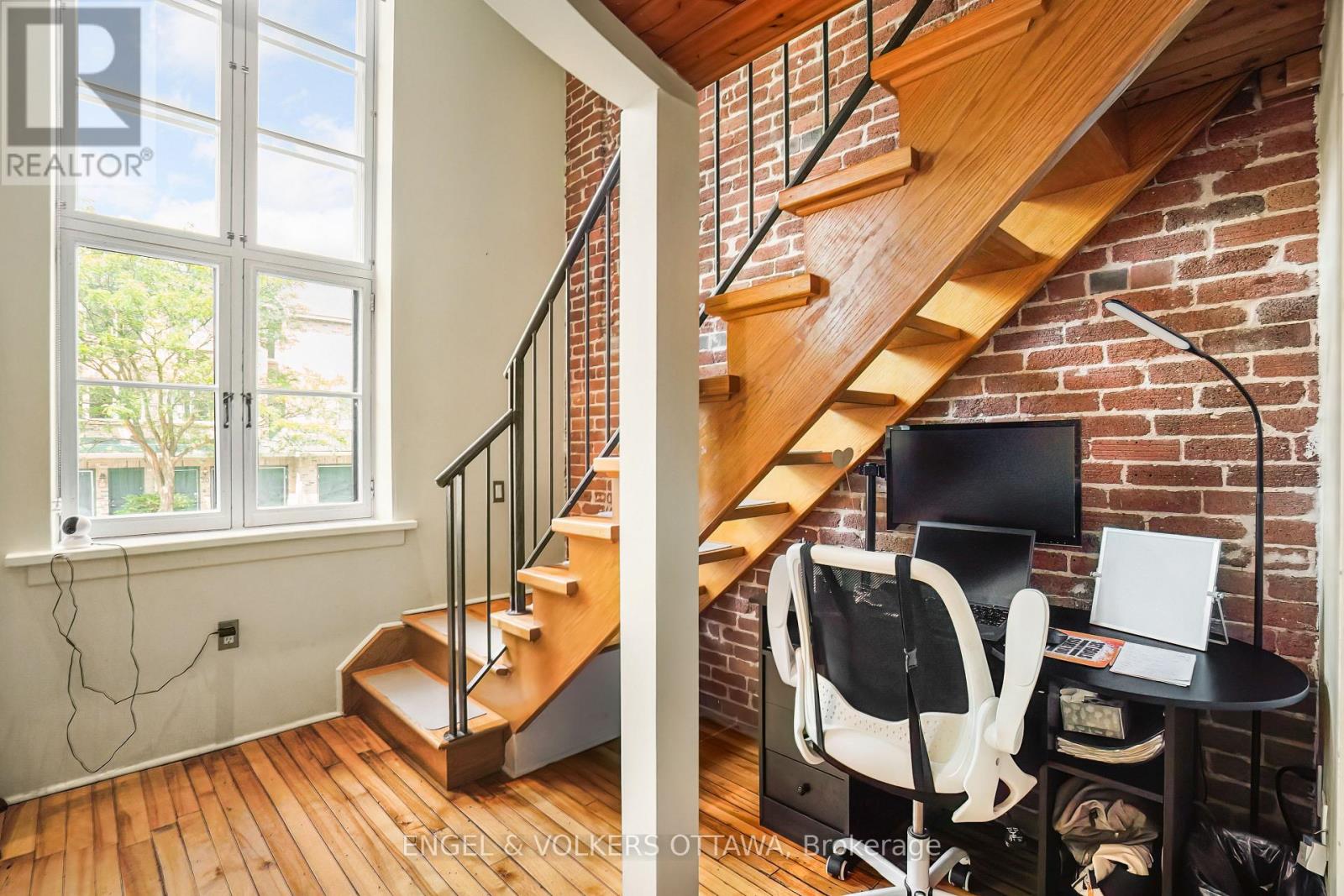 206 - 589 Rideau Street