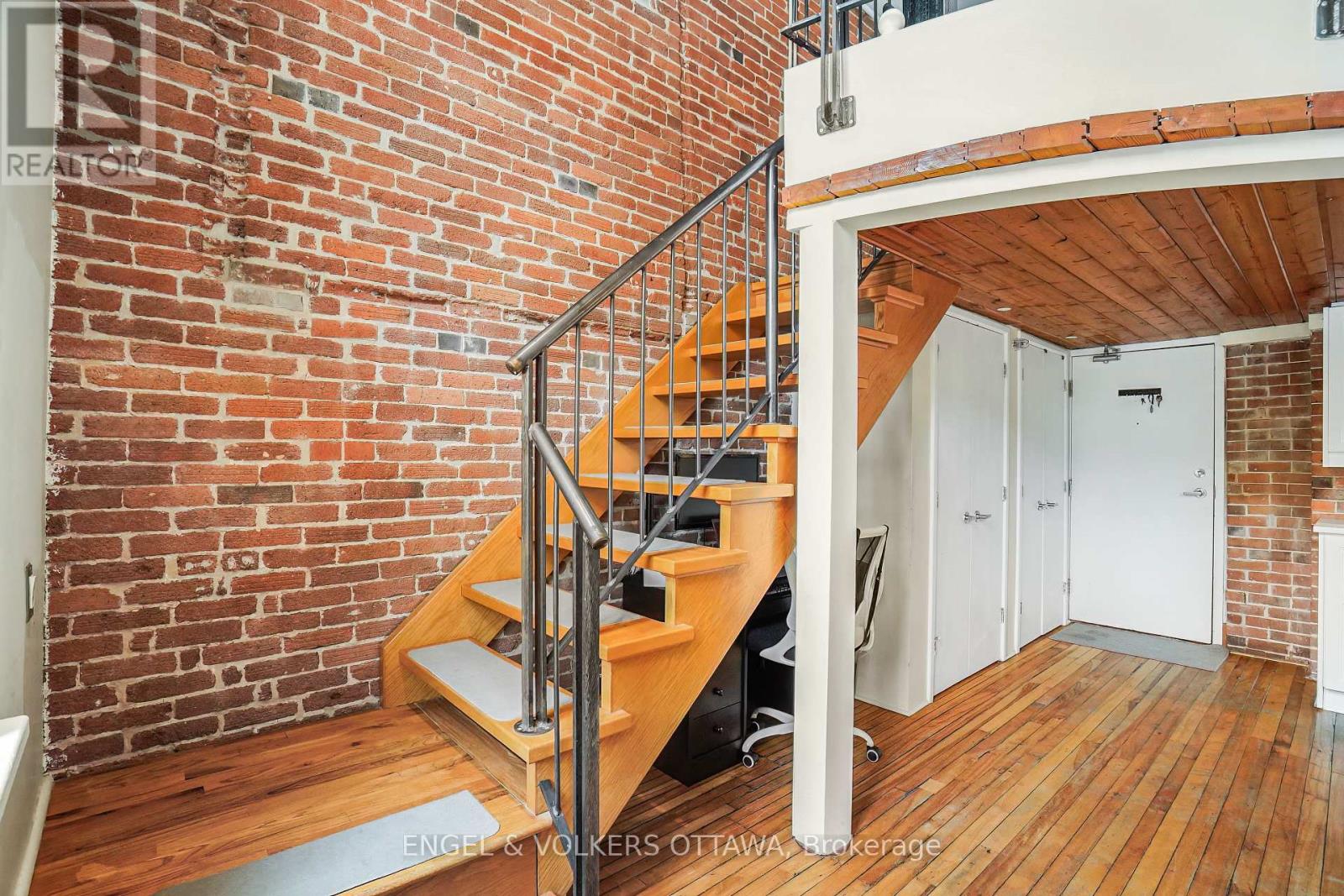 206 - 589 Rideau Street