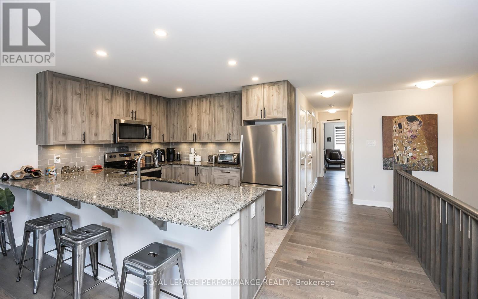816 Bascule Place