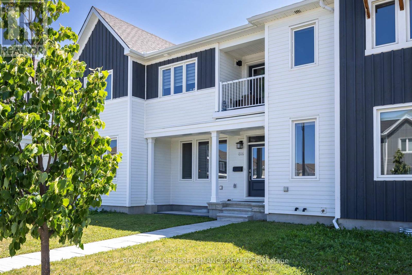 816 Bascule Place