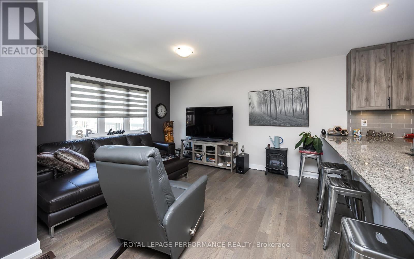 816 Bascule Place