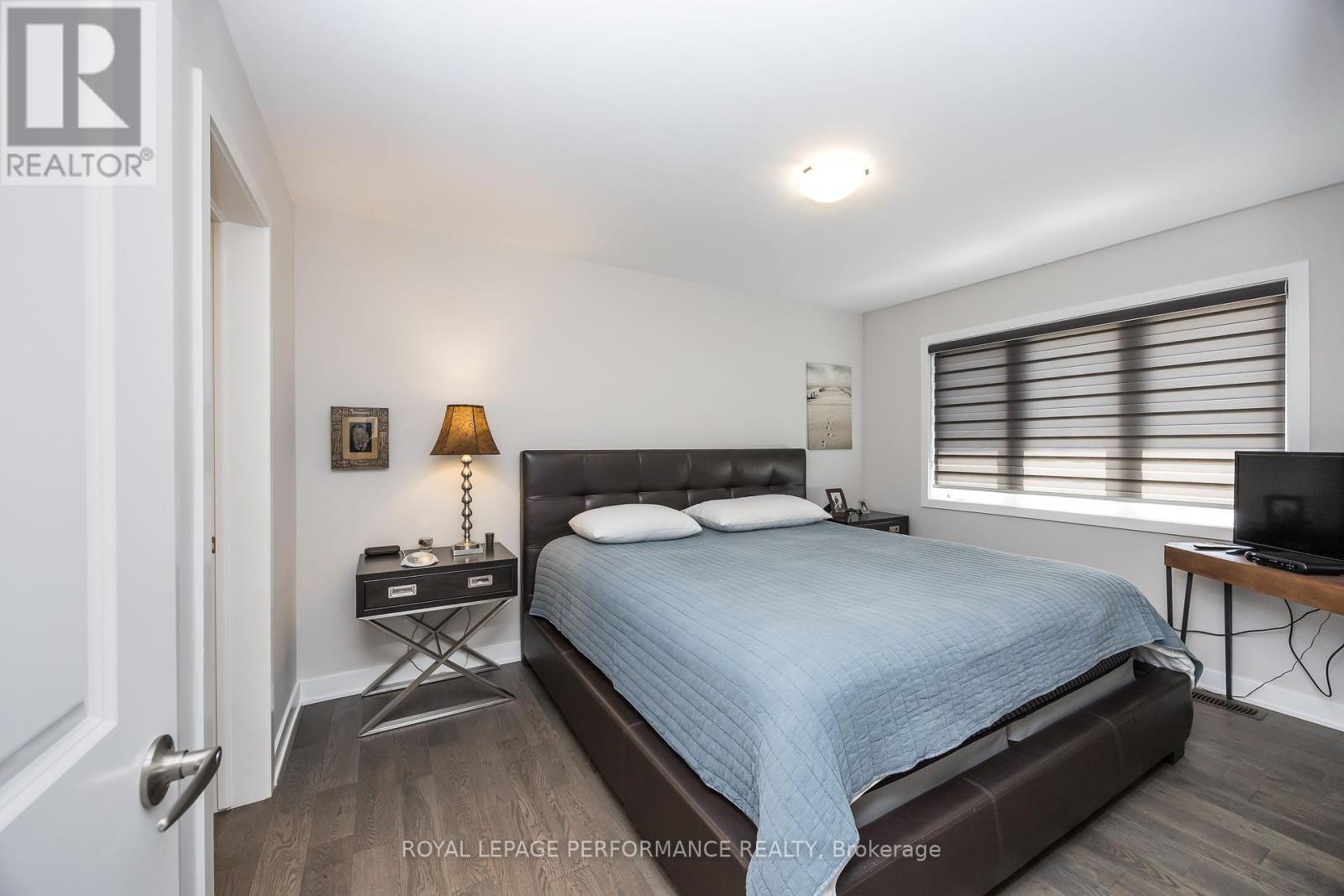 816 Bascule Place