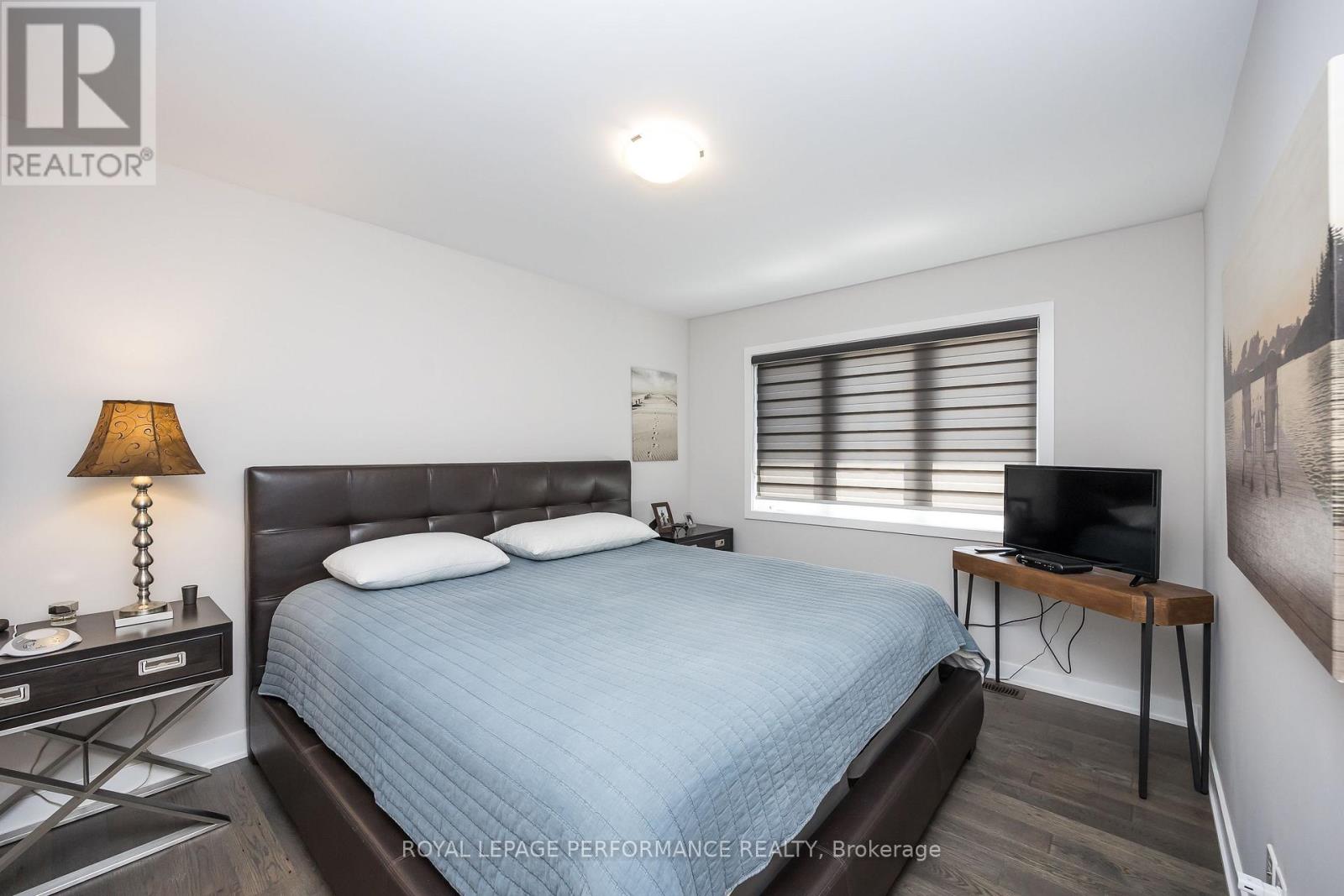 816 Bascule Place