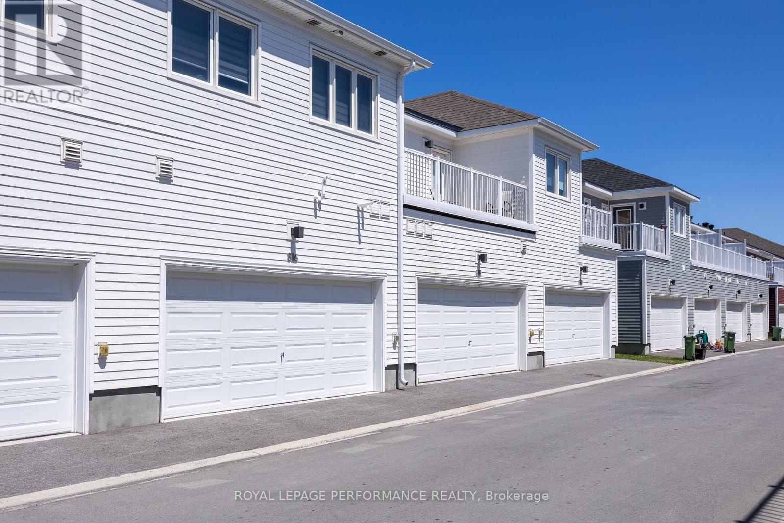 816 Bascule Place