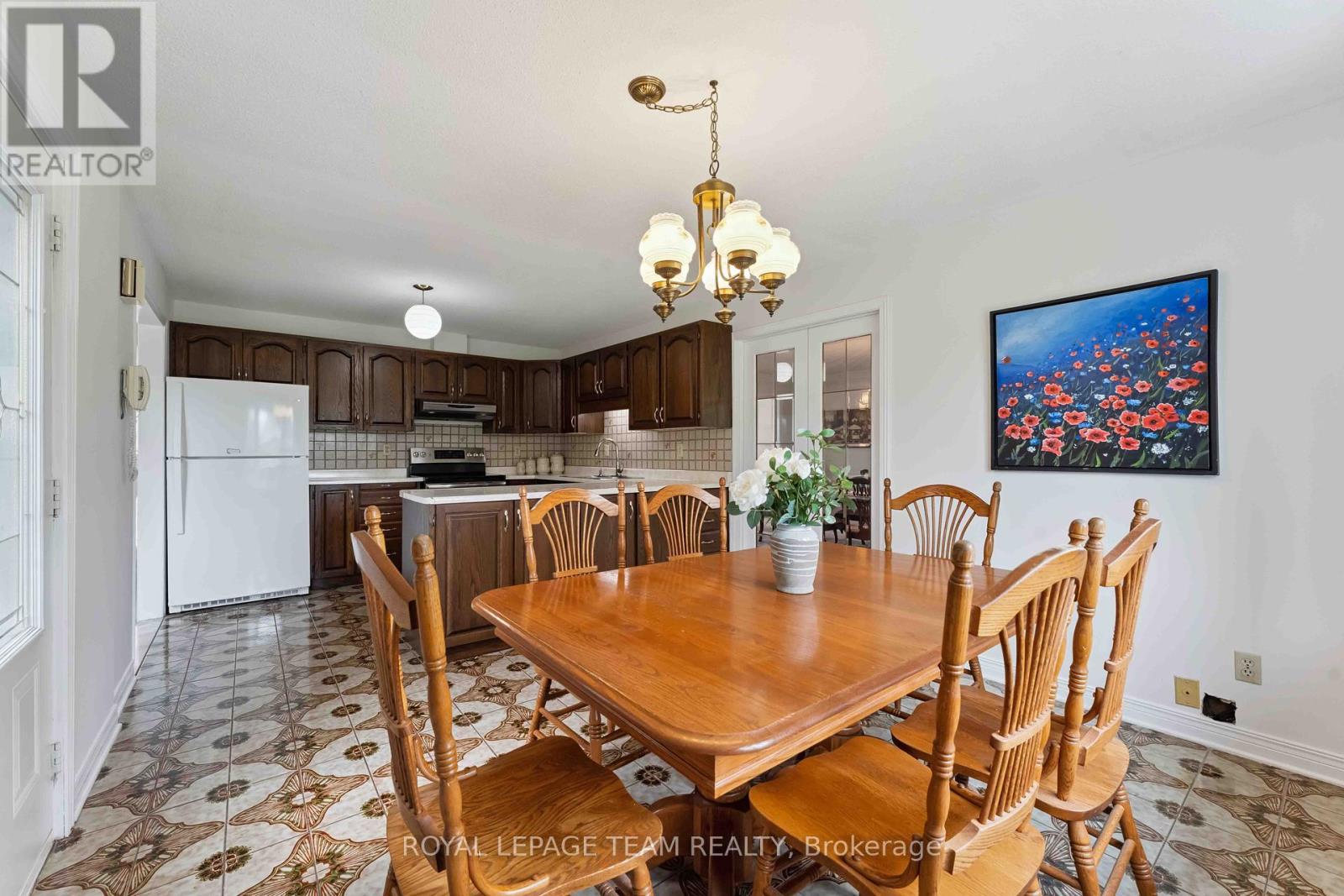 8 Oakwood Avenue