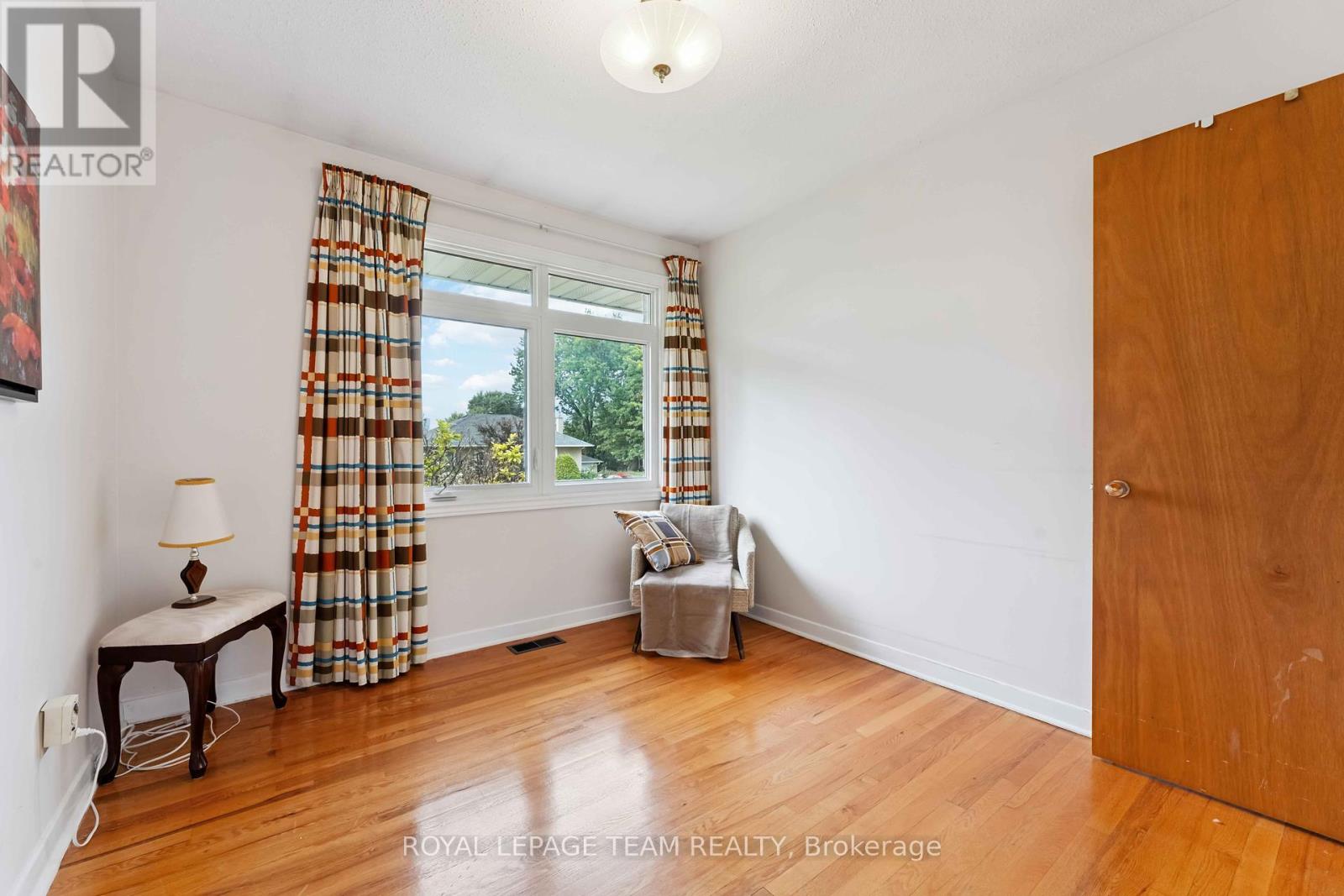 8 Oakwood Avenue