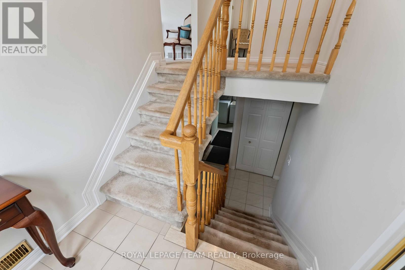 8 Oakwood Avenue