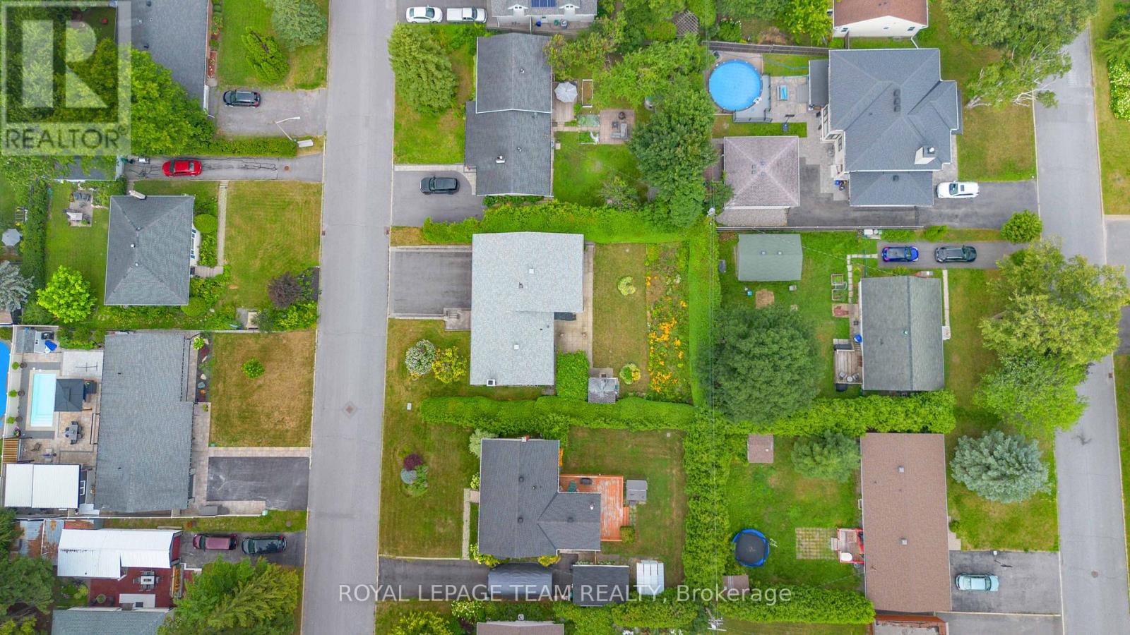 8 Oakwood Avenue