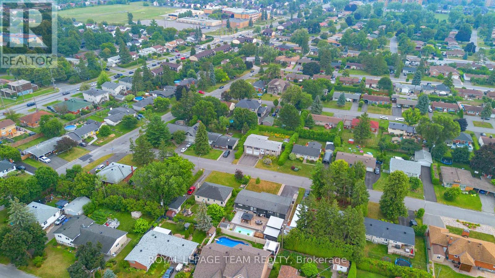 8 Oakwood Avenue