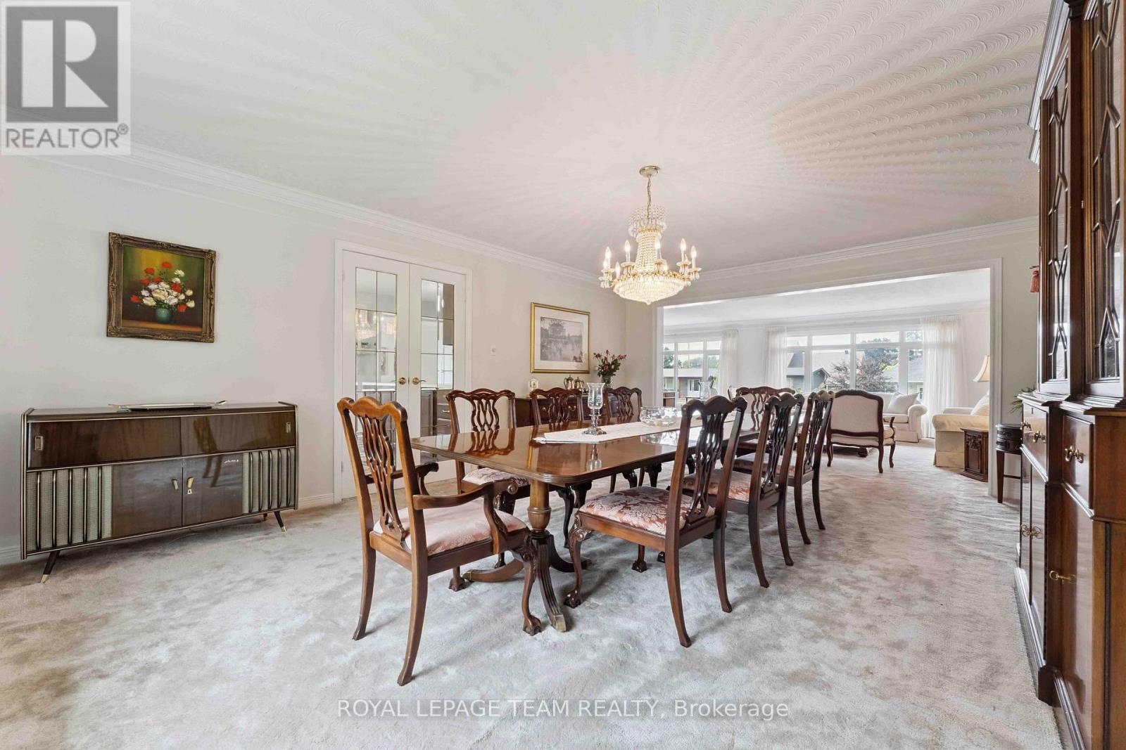 8 Oakwood Avenue
