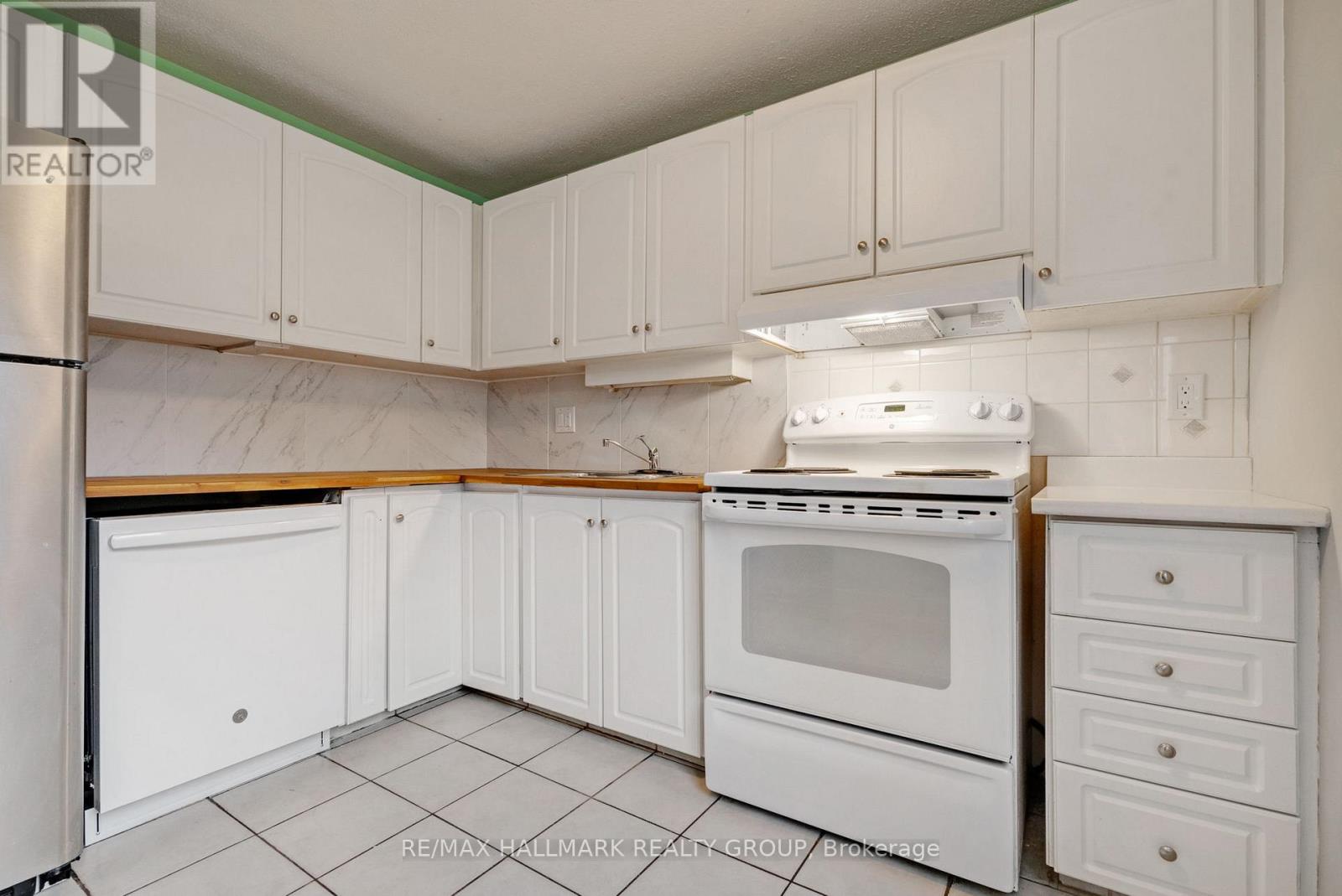 12f Larkshire Lane