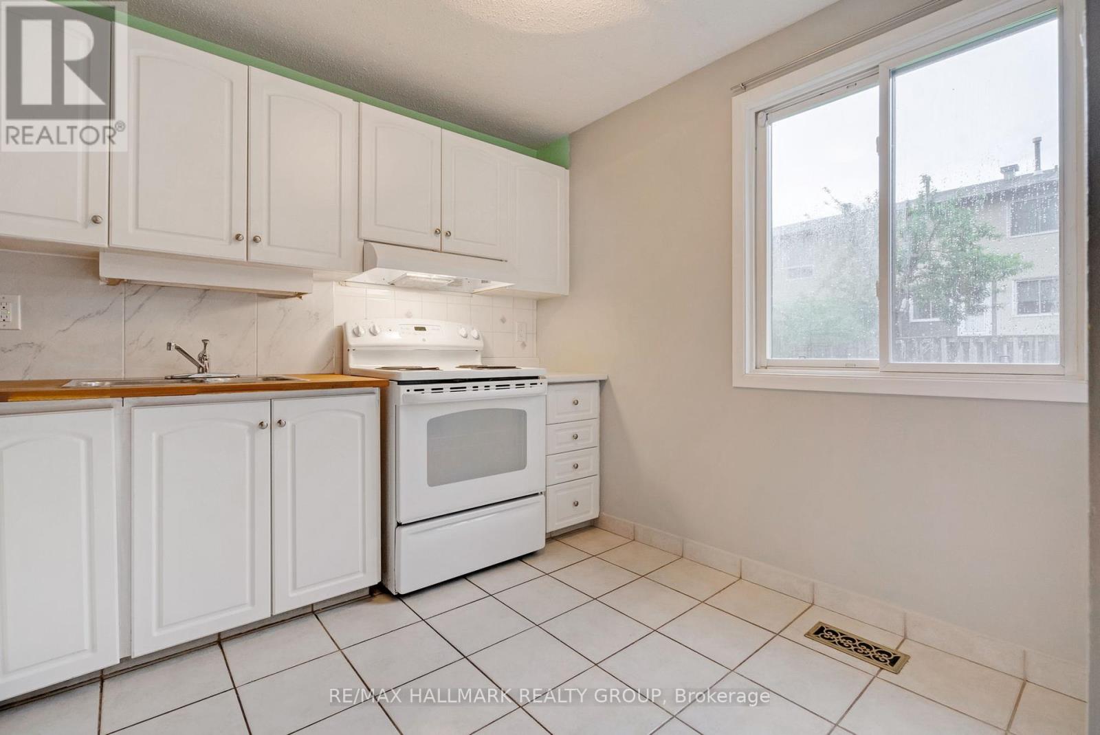 12f Larkshire Lane