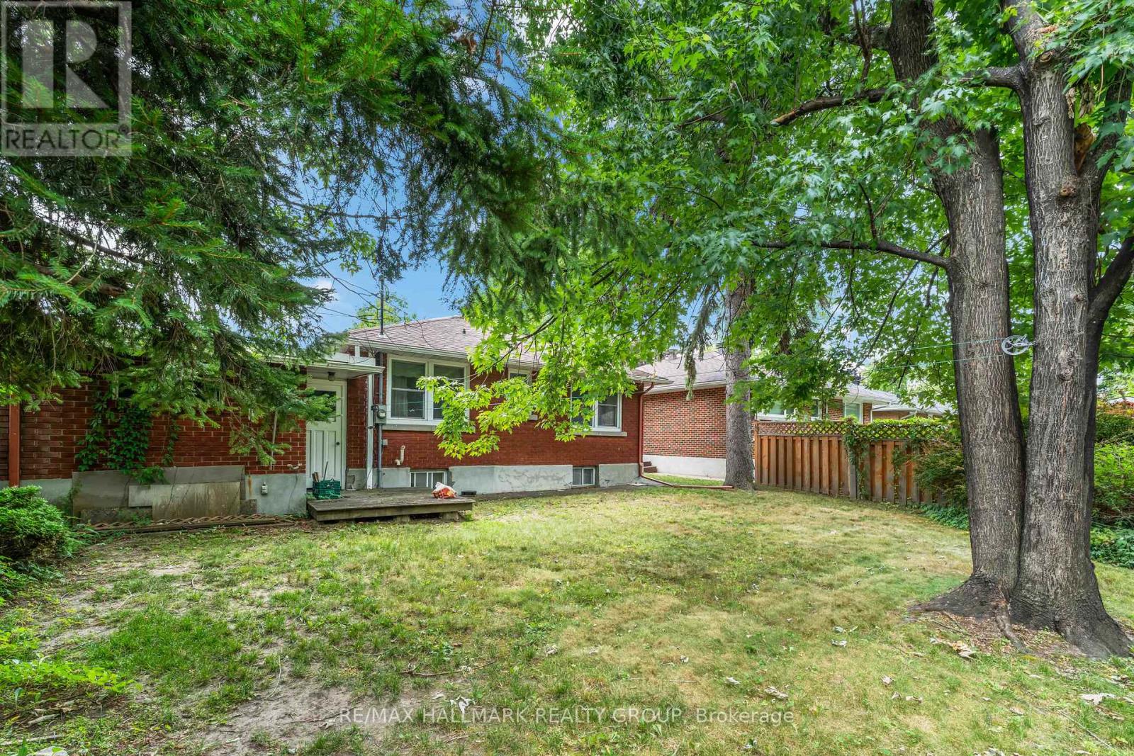 2055 Neepawa Avenue