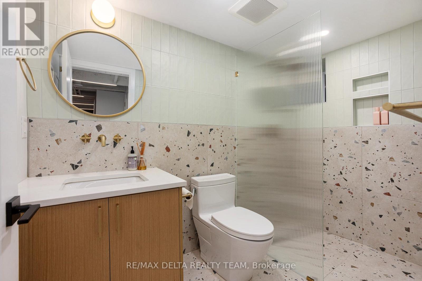 44 Renfrew Avenue