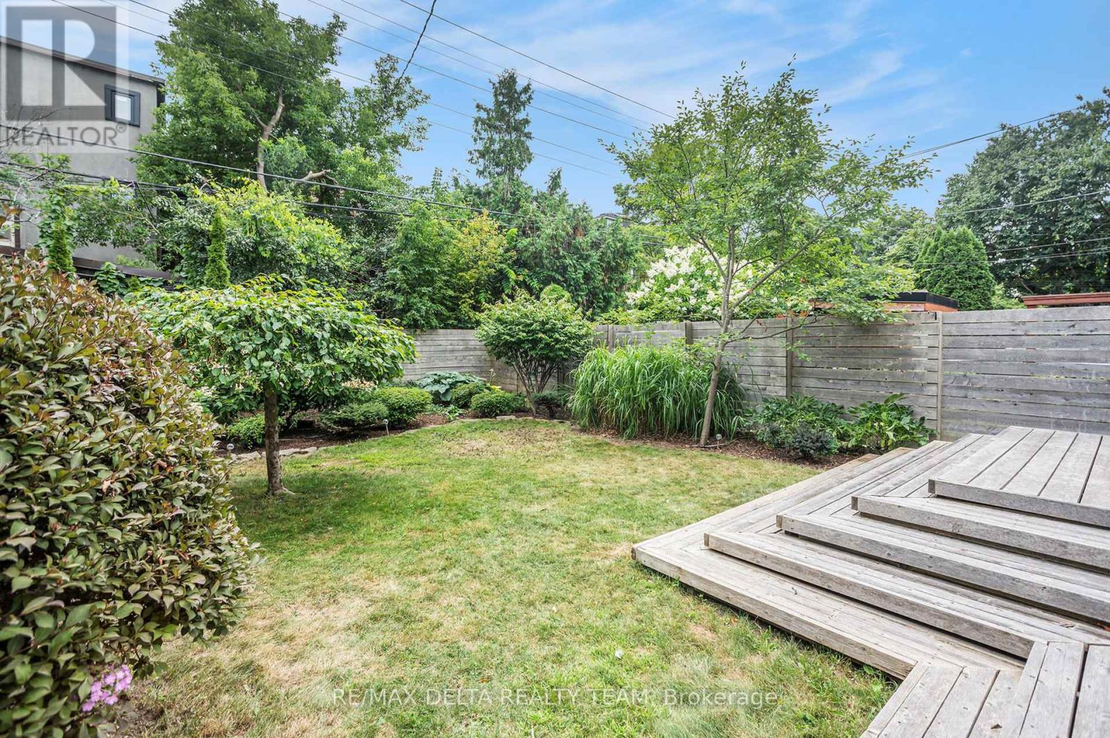 44 Renfrew Avenue