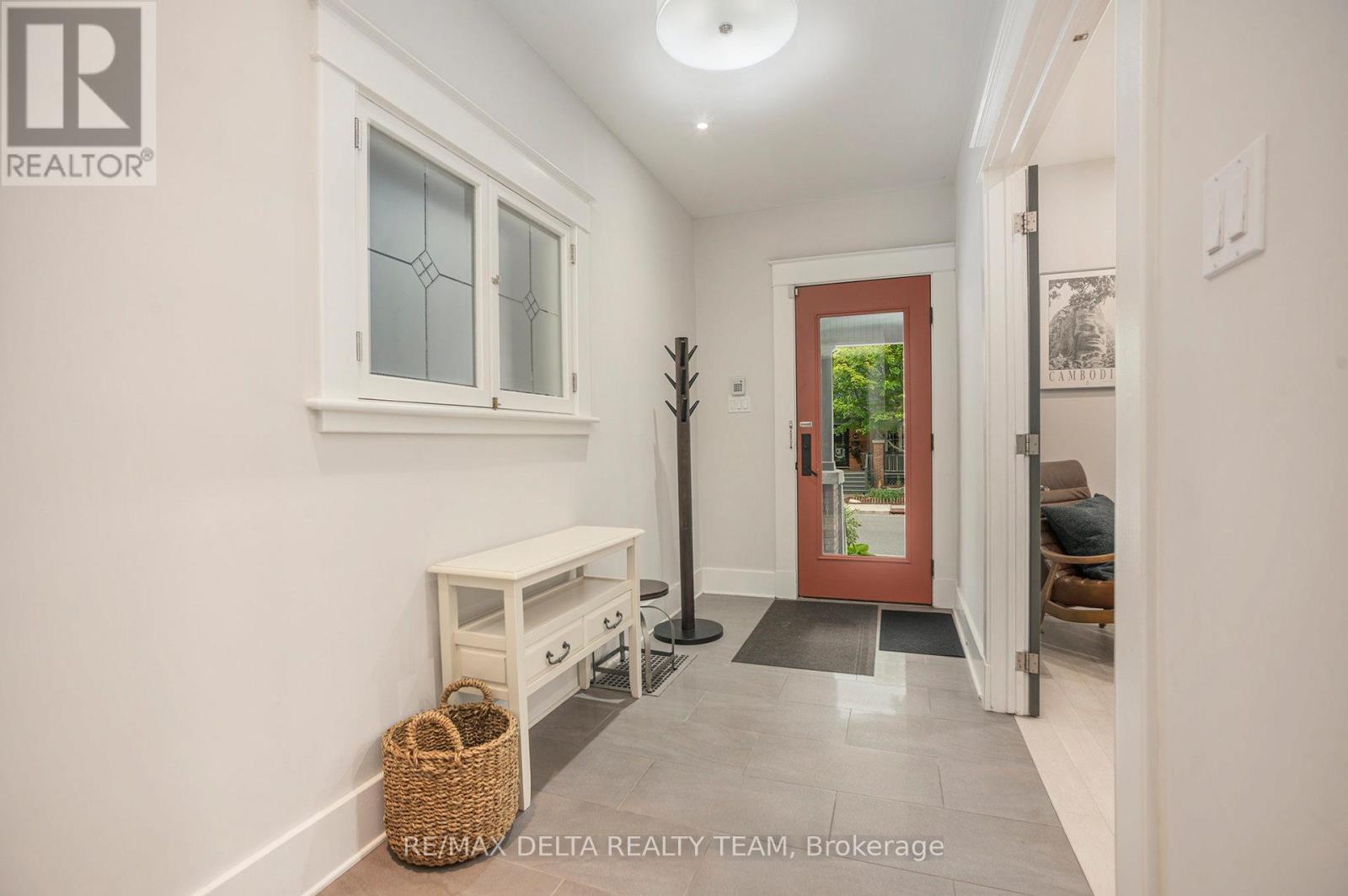 44 Renfrew Avenue
