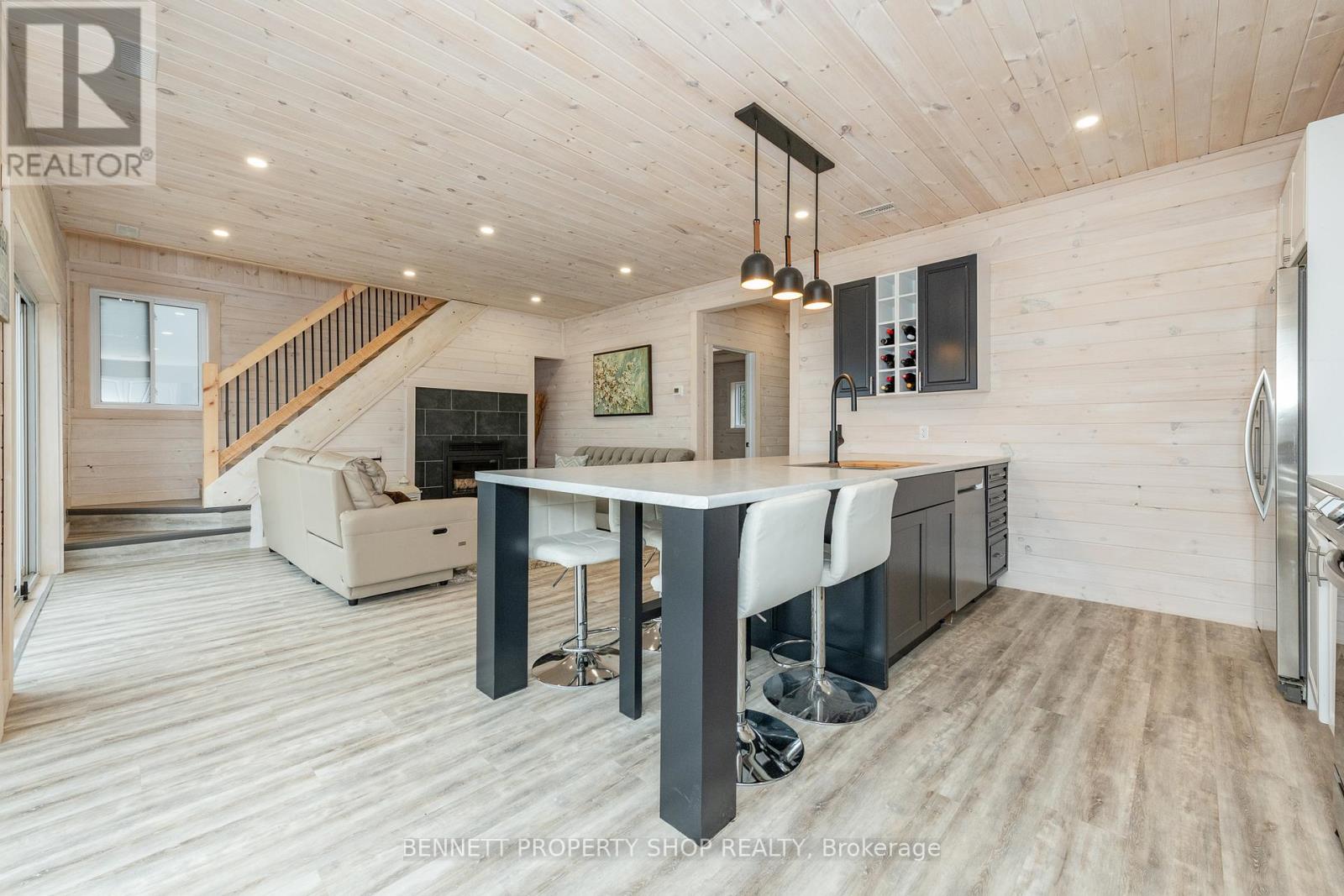 3020 Black Bay Lane